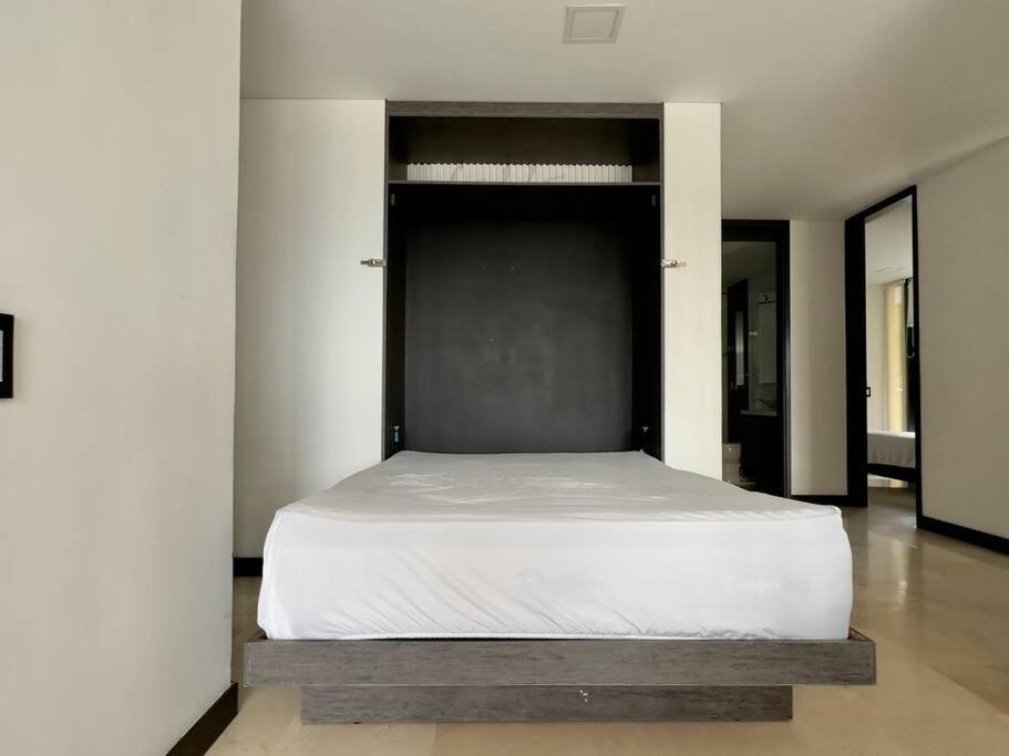 202 Family Haven in El Poblado: Spacious & charming