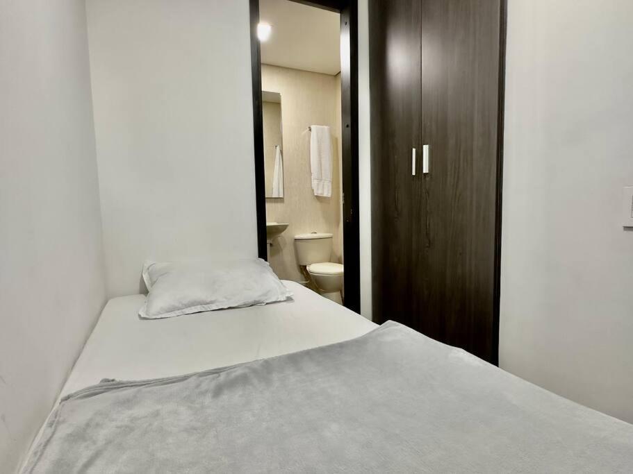 202 Family Haven in El Poblado: Spacious & charming