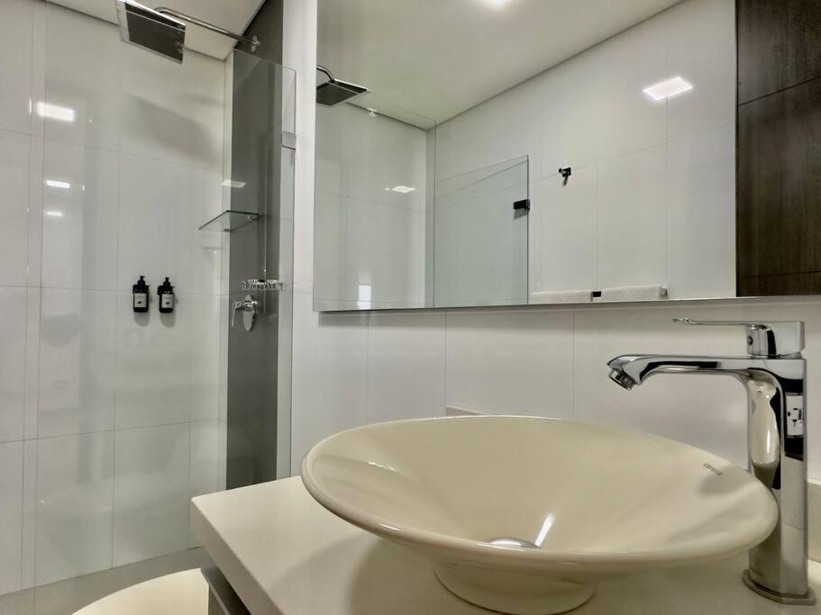 202 Family Haven in El Poblado: Spacious & charming