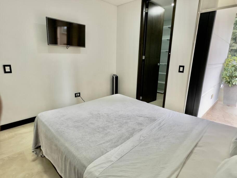 202 Family Haven in El Poblado: Spacious & charming