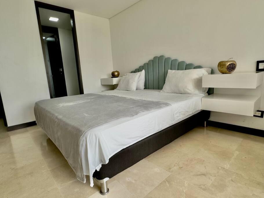 202 Family Haven in El Poblado: Spacious & charming