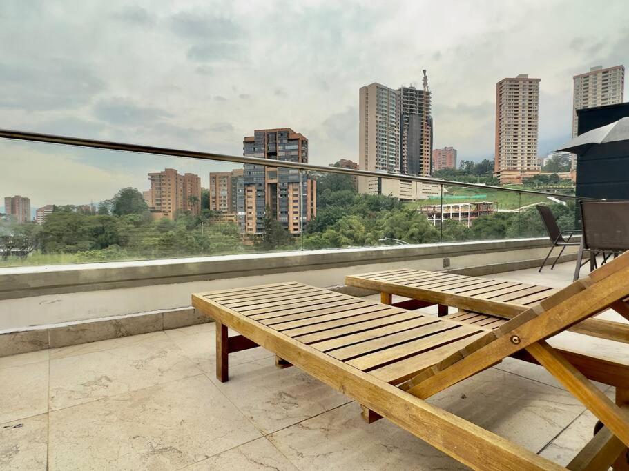 202 Family Haven in El Poblado: Spacious & charming