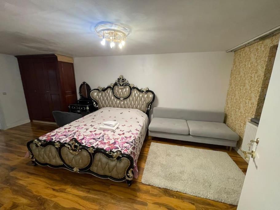 Enfield's Premier Holiday Oasis