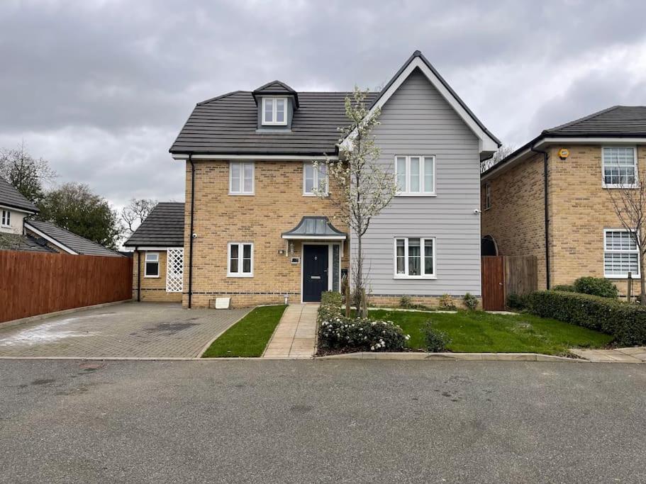 Enfield's Premier Holiday Oasis