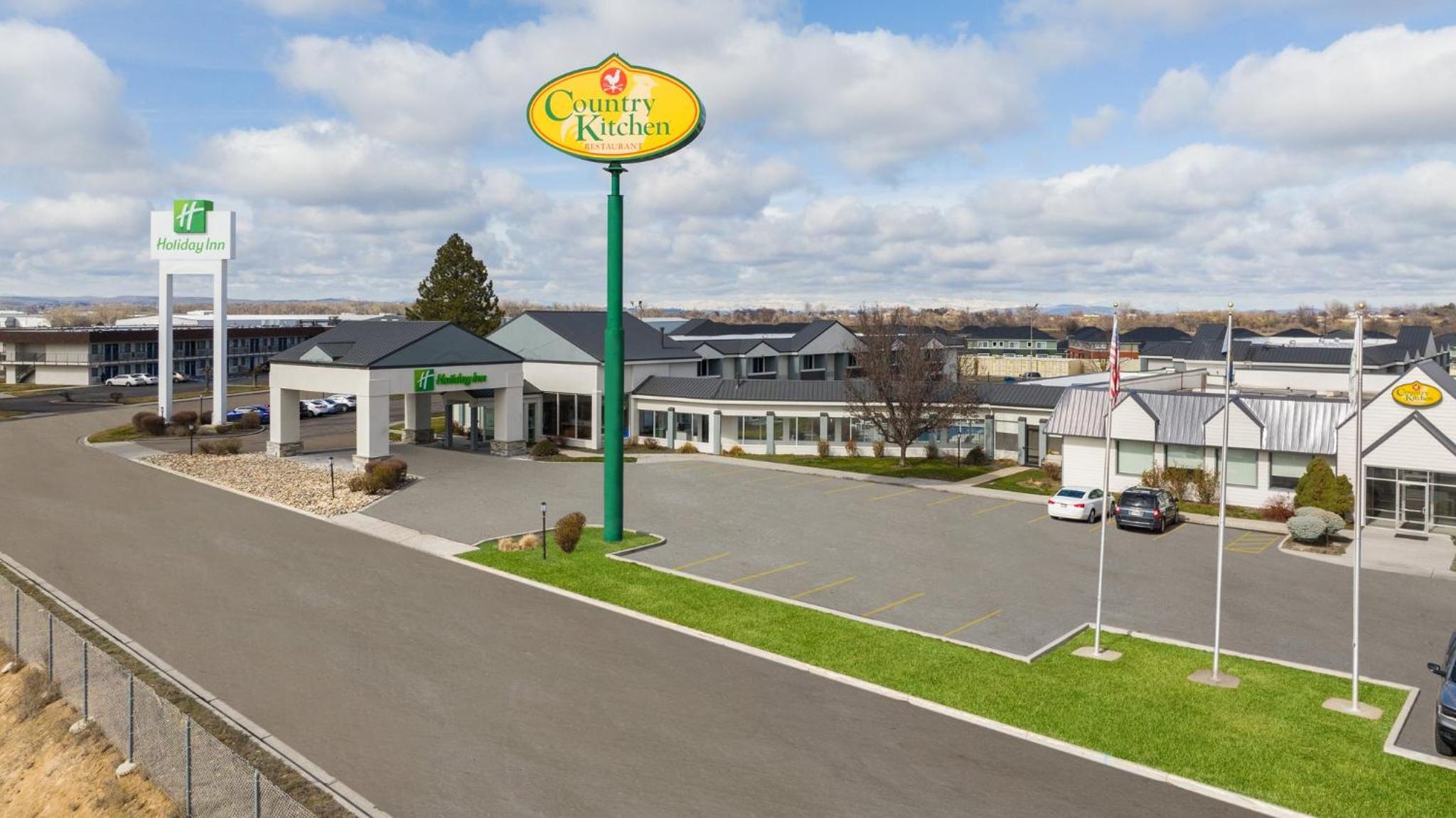 Ontario Vacations - Holiday Inn Ontario, an IHG Hotel - Property Image 3