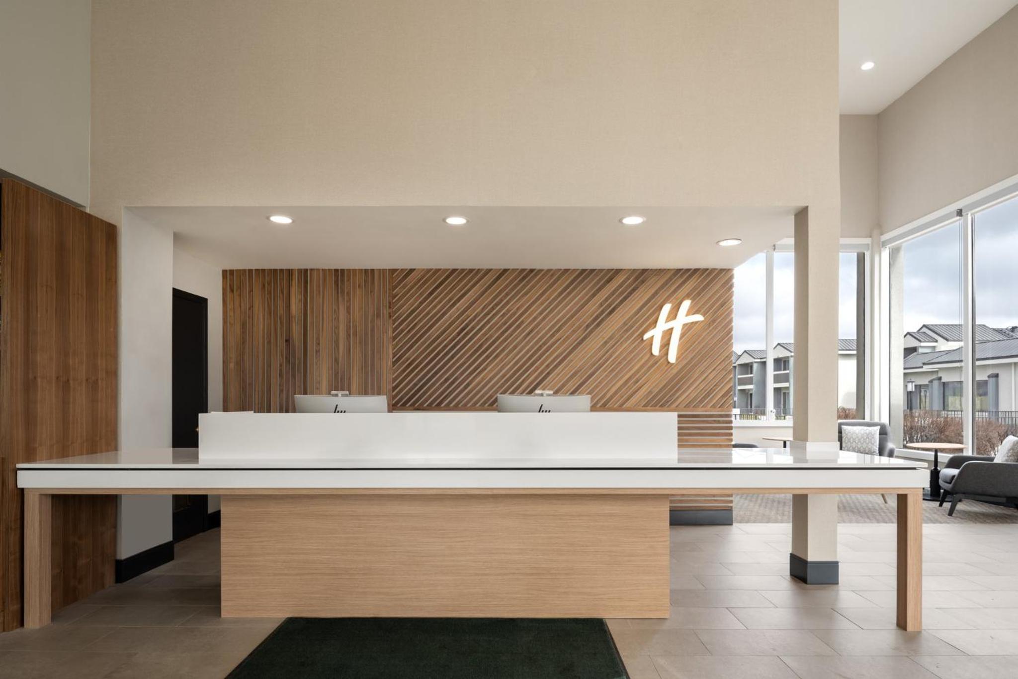 Ontario Vacations - Holiday Inn Ontario, an IHG Hotel - Property Image 4