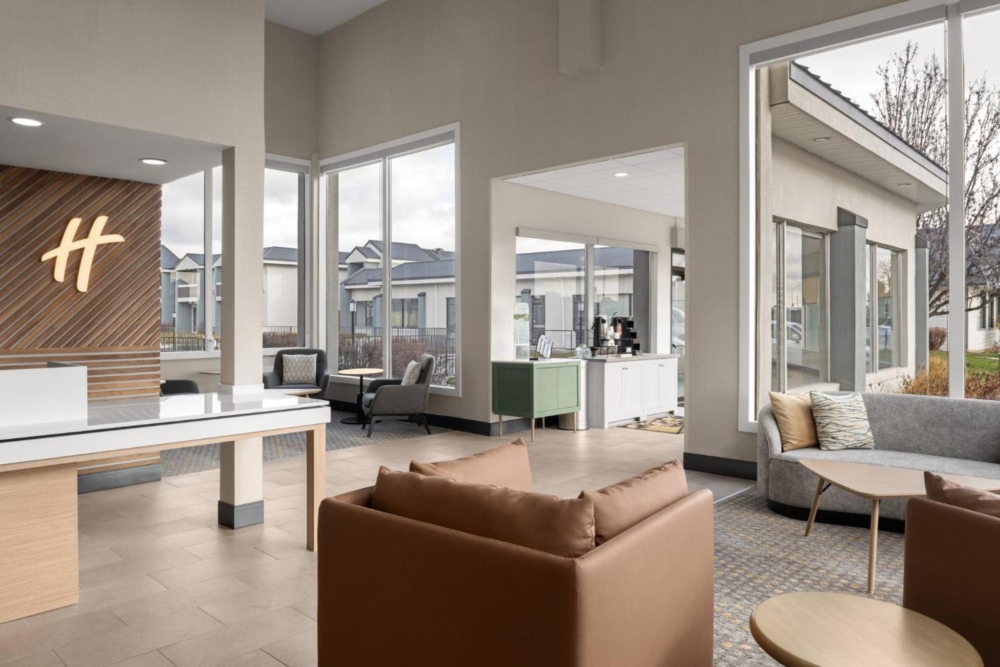 Ontario Vacations - Holiday Inn Ontario, an IHG Hotel - Property Image 2