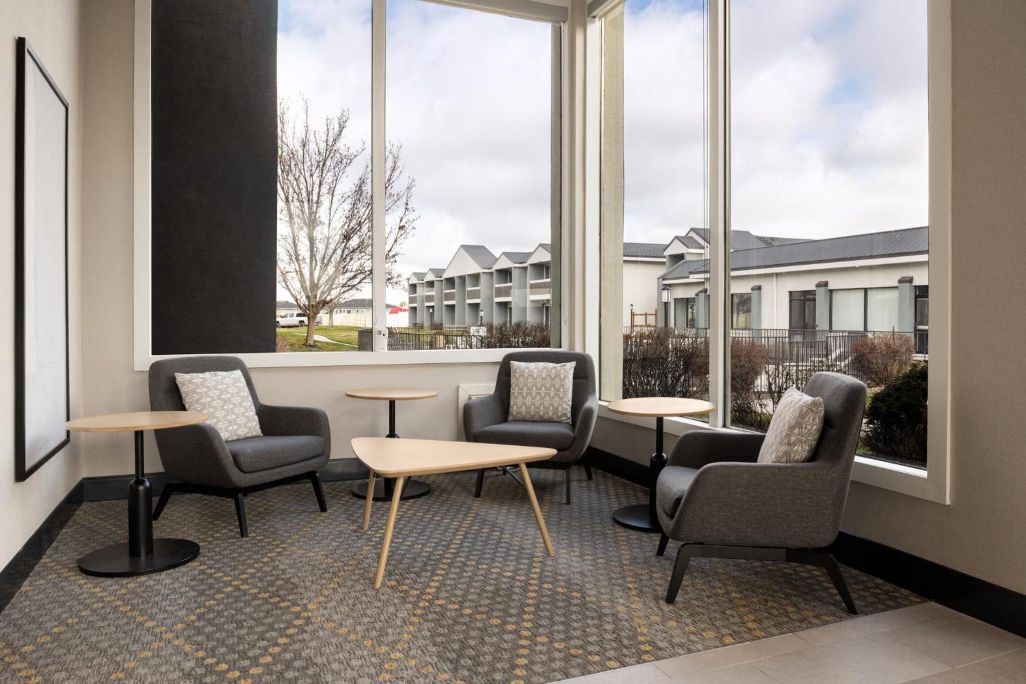 Ontario Vacations - Holiday Inn Ontario, an IHG Hotel - Property Image 12