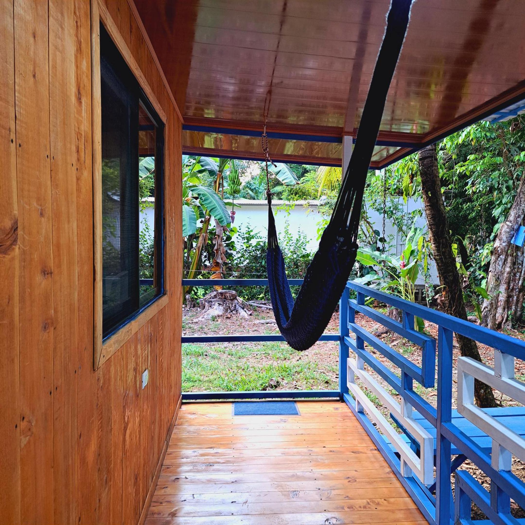 CABINAS BALLENA AZUL