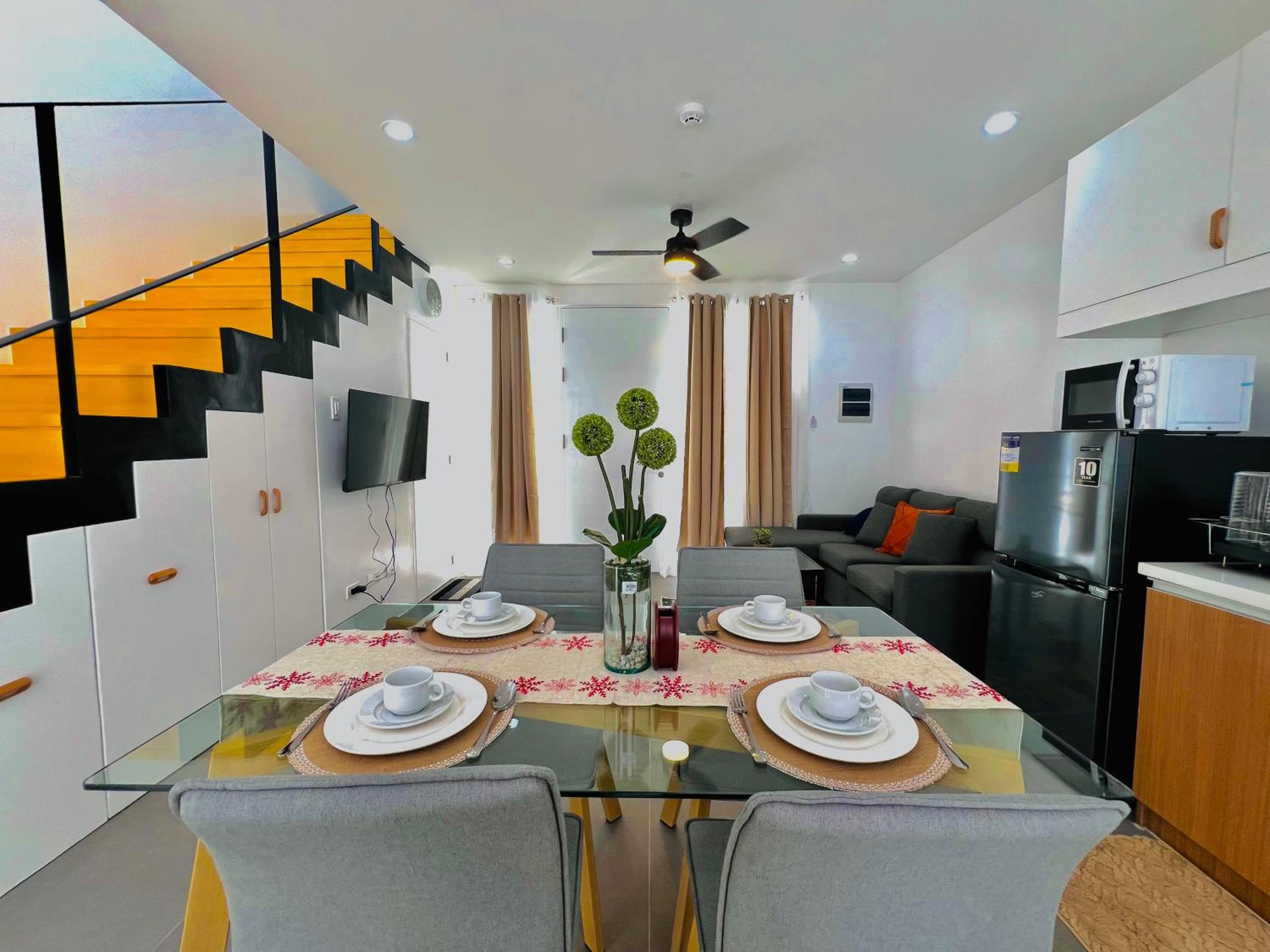 Casa Fresco at Batulao Artscape view 5