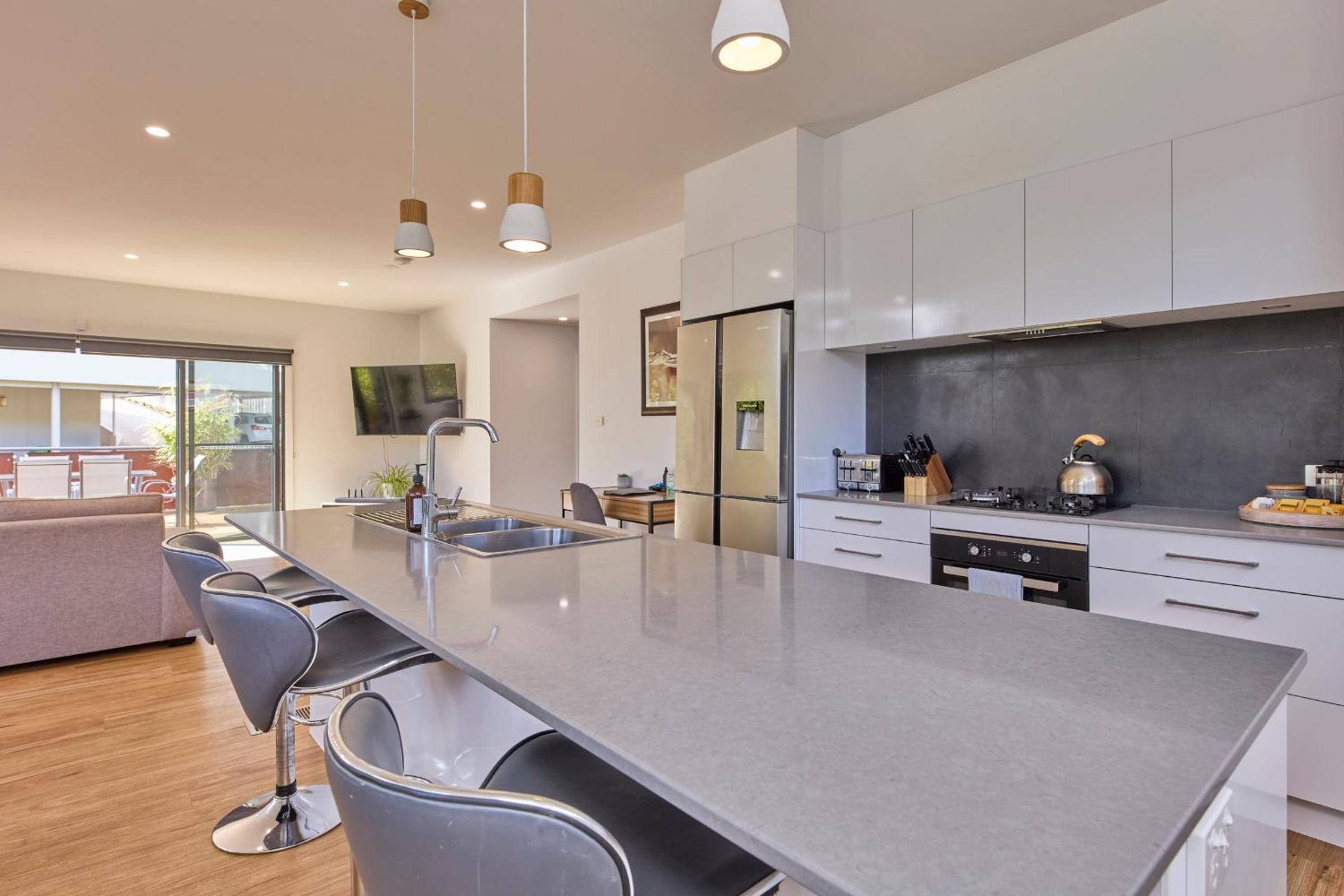 The Gorge Townhouse, stunning home & location!