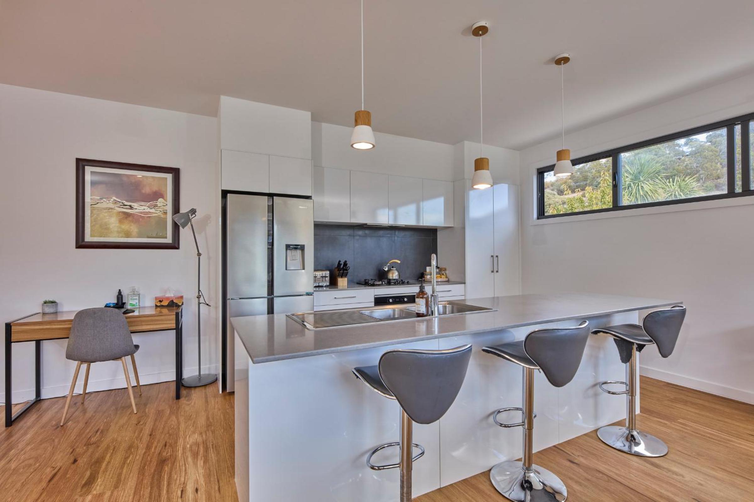 The Gorge Townhouse, stunning home & location!