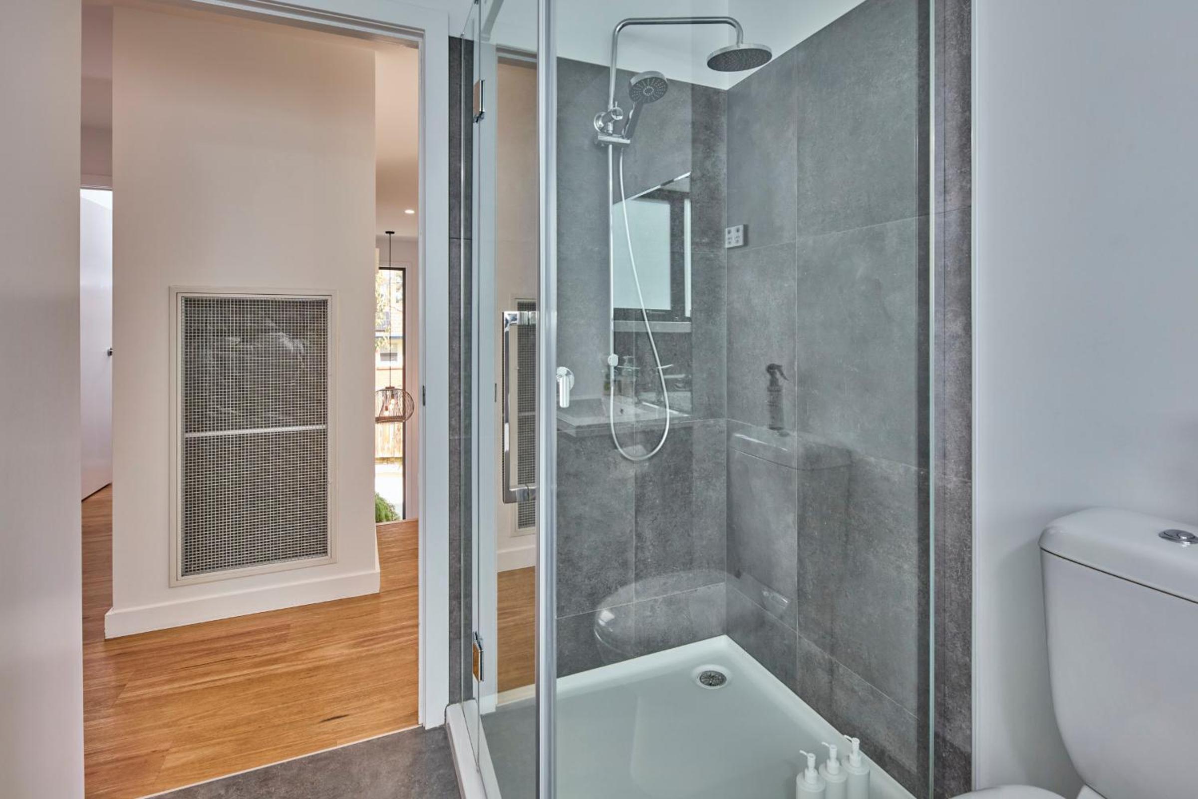 The Gorge Townhouse, stunning home & location!