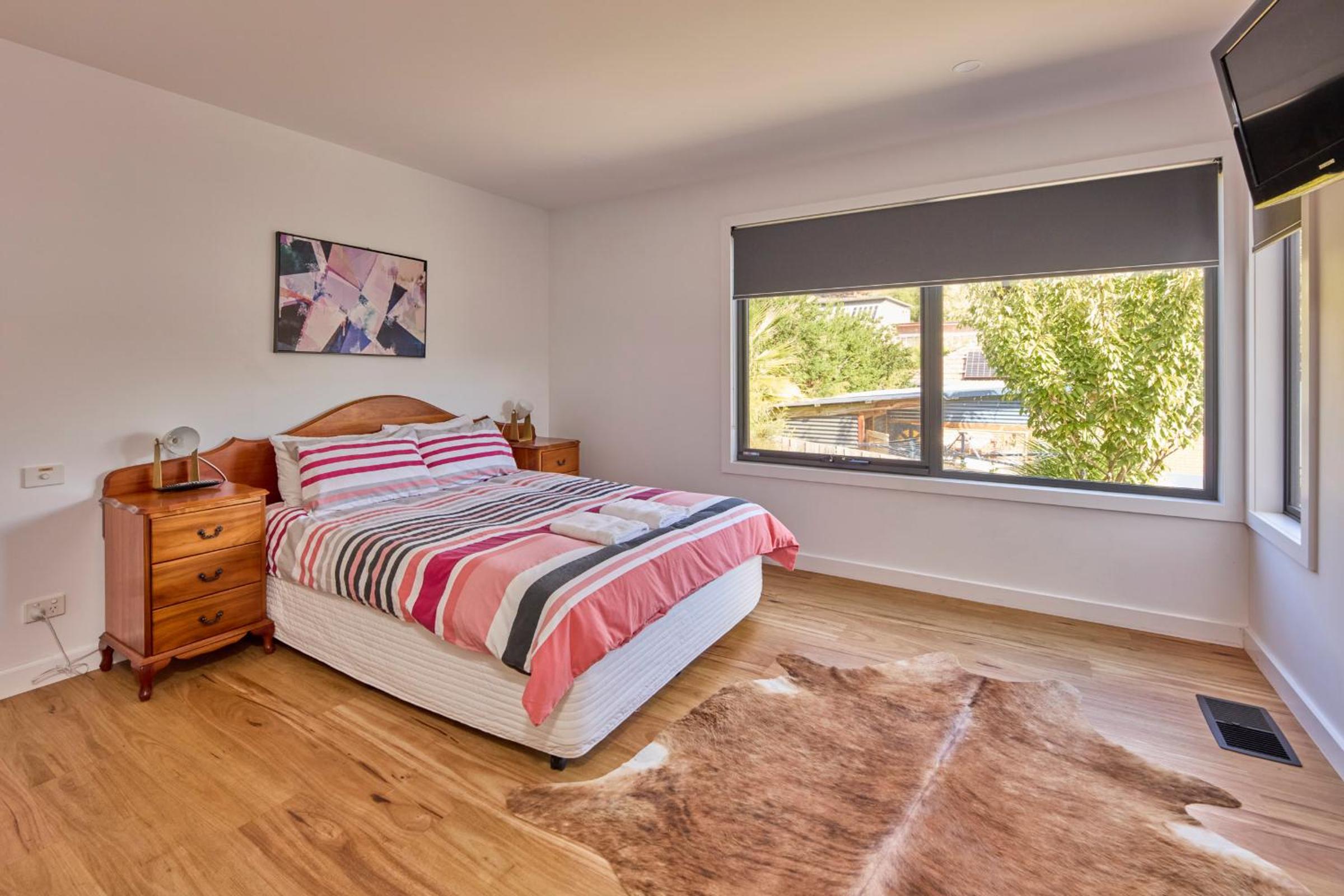 The Gorge Townhouse, stunning home & location!