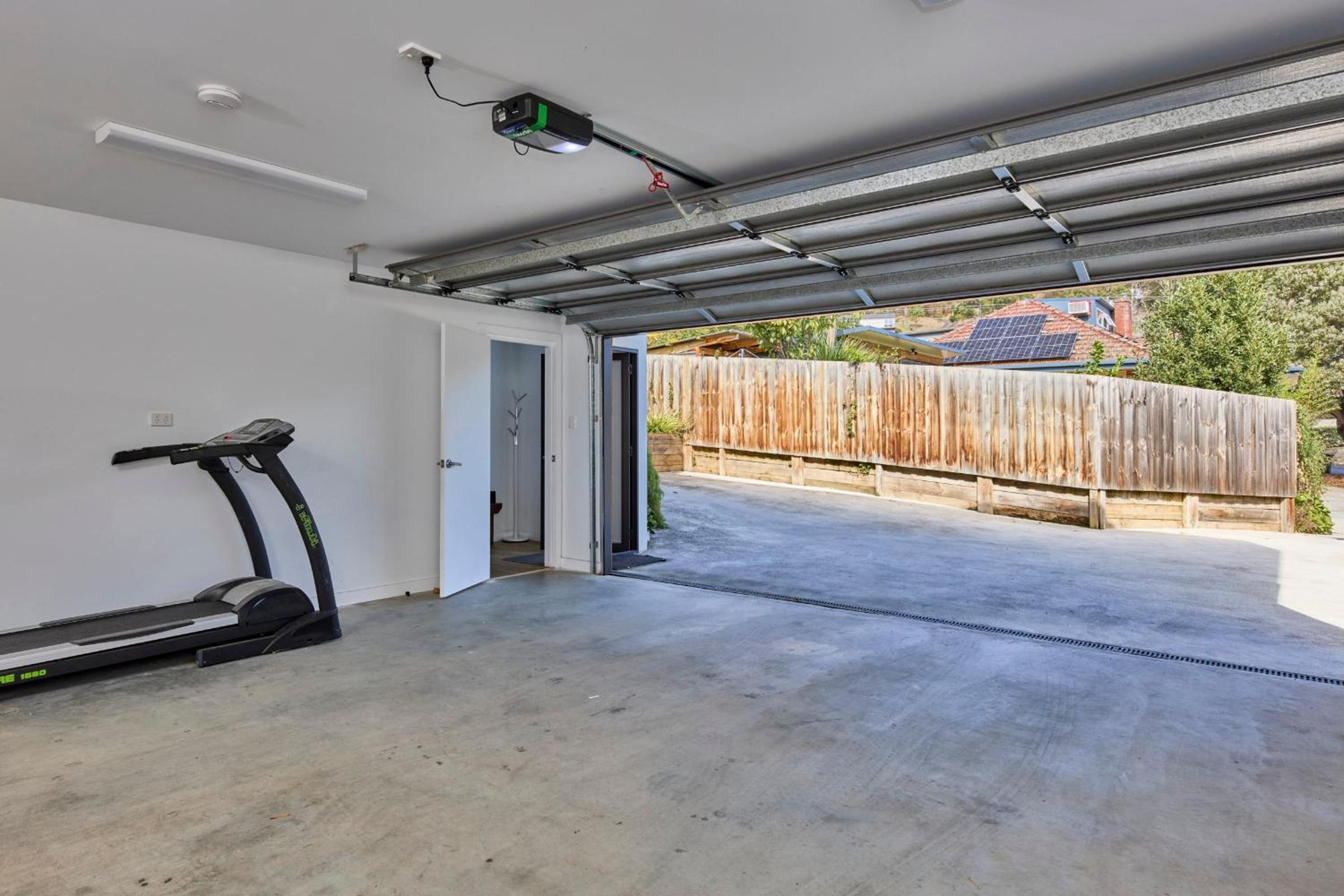 The Gorge Townhouse, stunning home & location!
