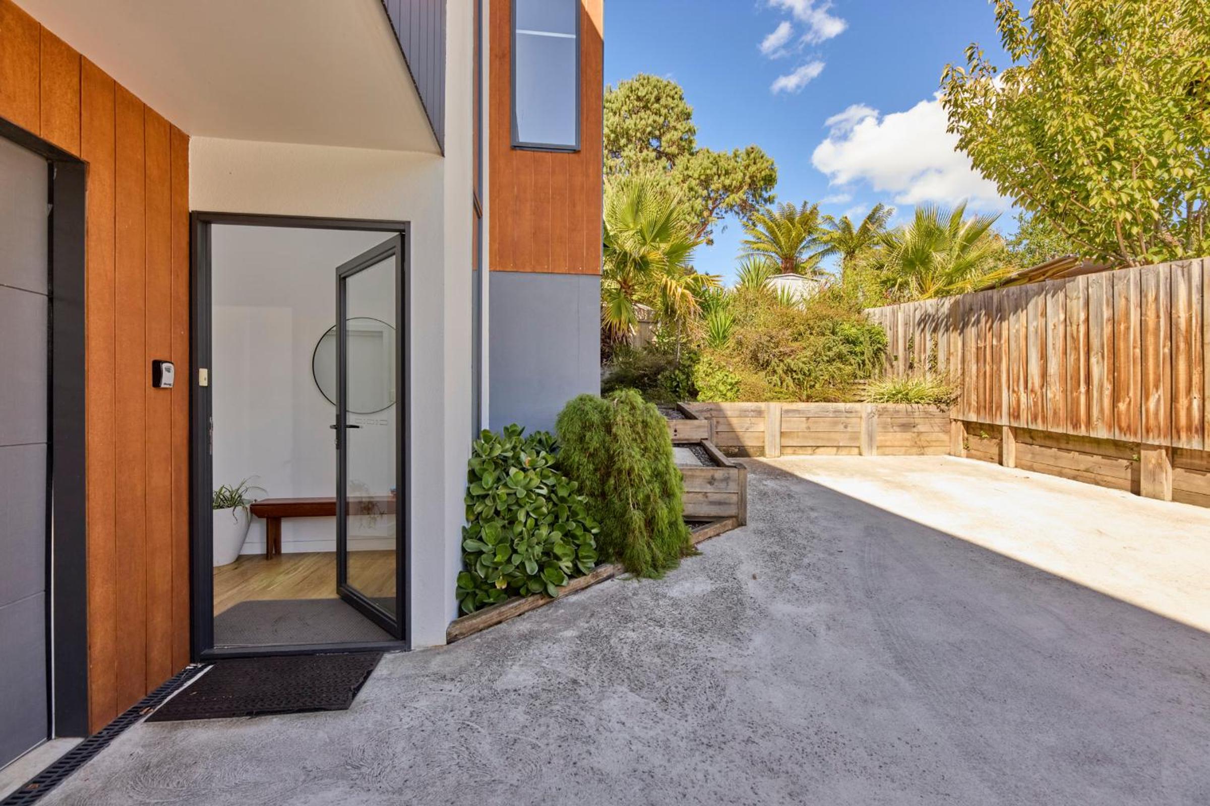 The Gorge Townhouse, stunning home & location!