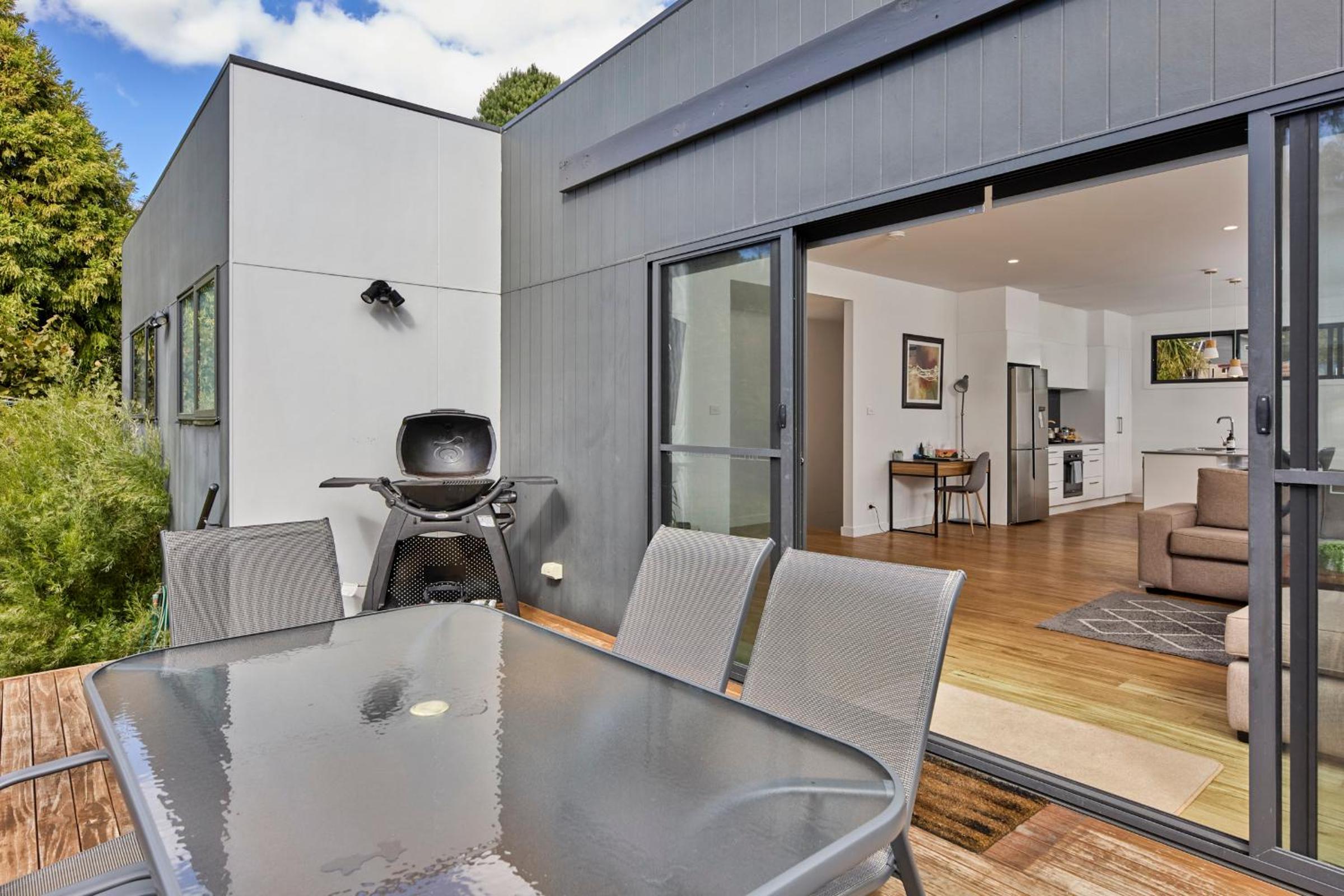 The Gorge Townhouse, stunning home & location!