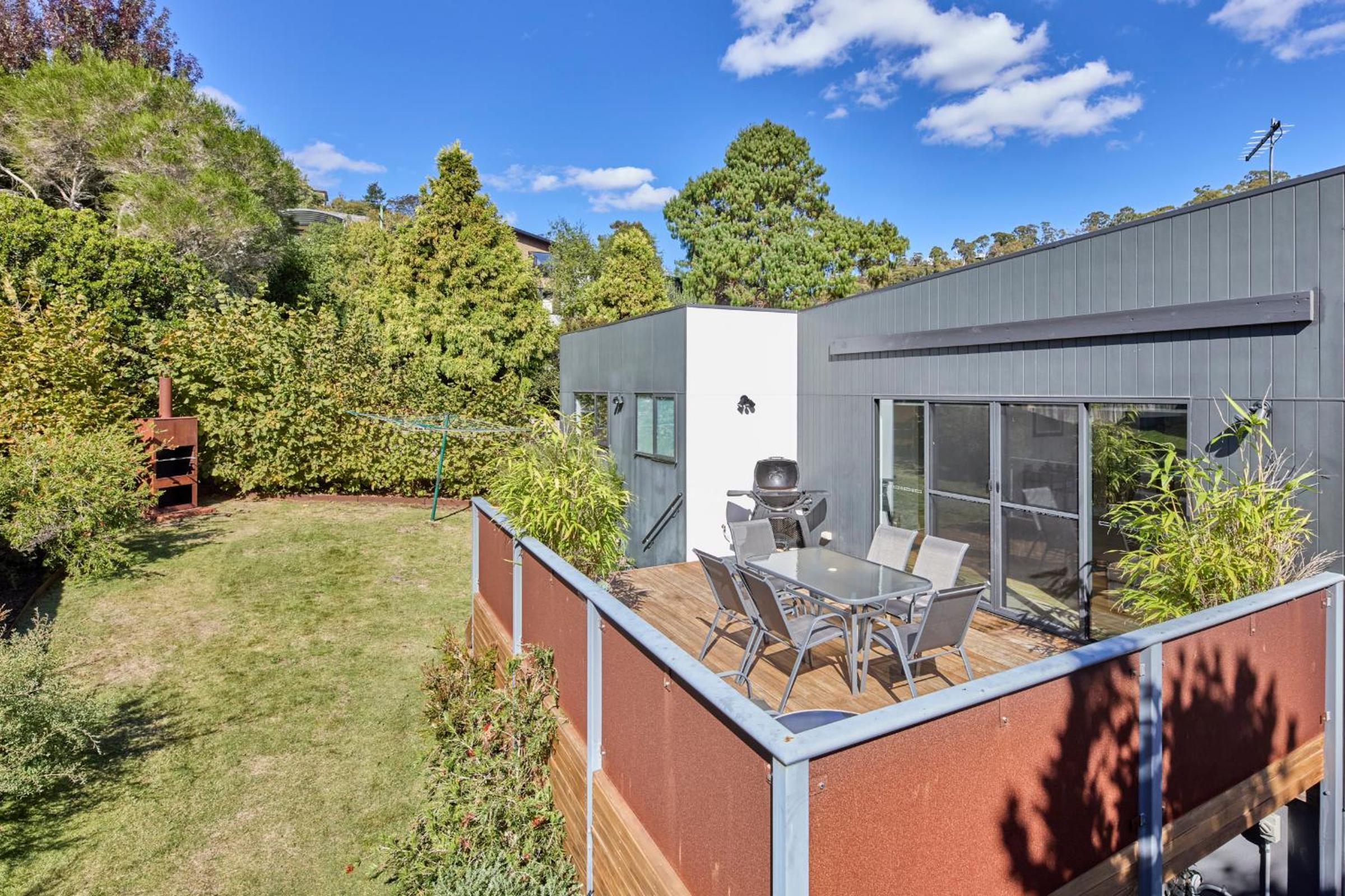 The Gorge Townhouse, stunning home & location!