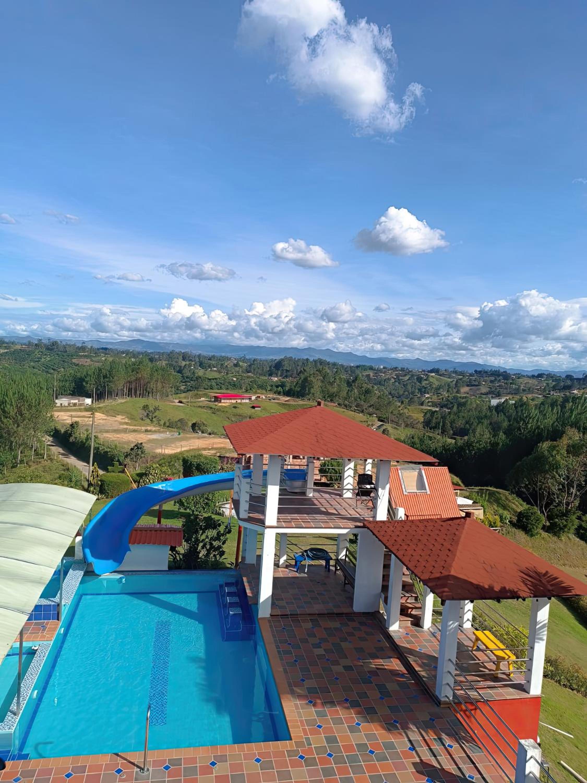 Finca con Piscina Privada/Jacuzzi/Asador
