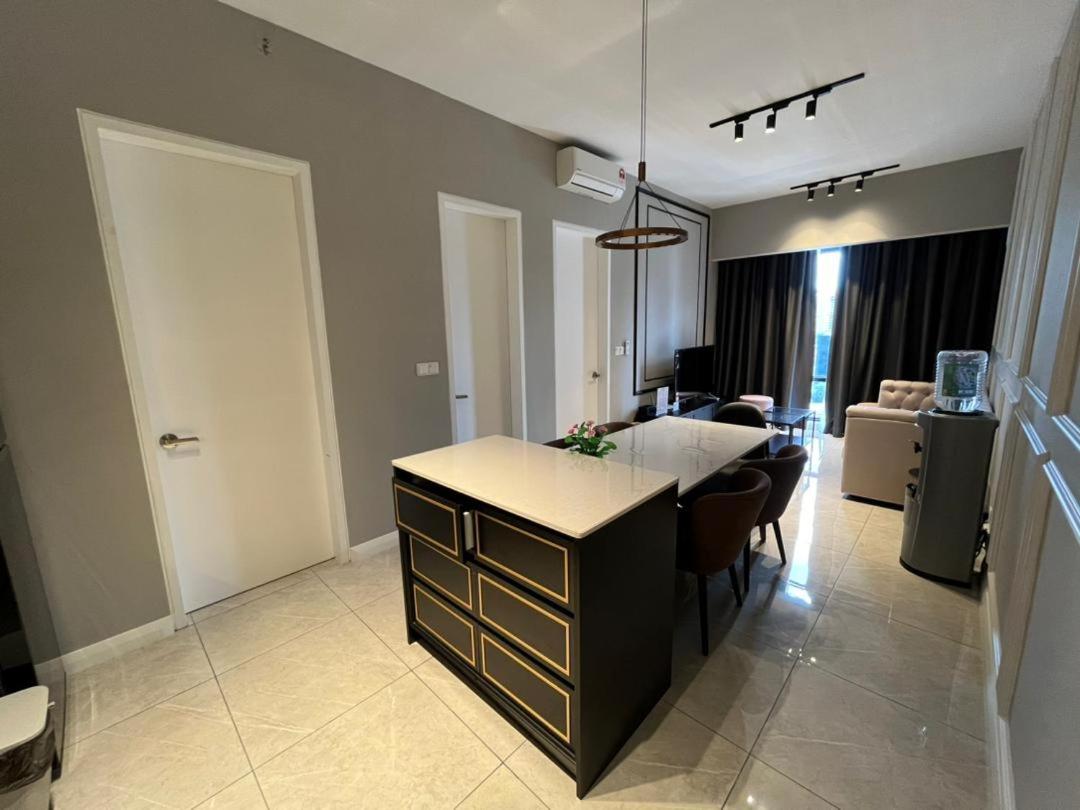 Bukit Bintang Axon Residences 3R2B 3Queens Beds