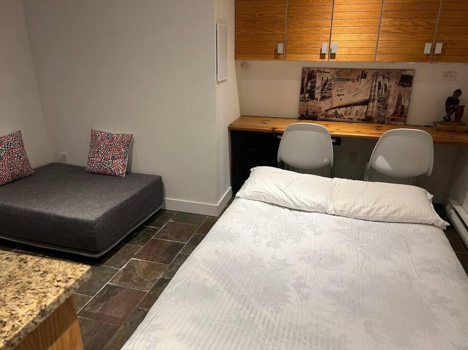 Waterfront Retreat, Beach Access, Group Friendly, Sleeps 14