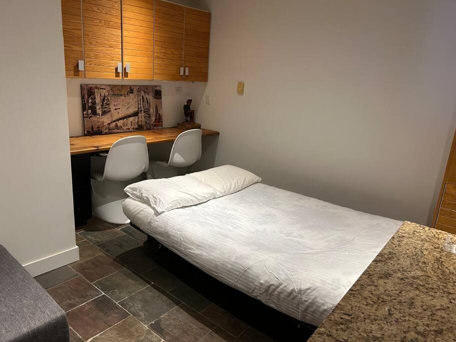 Waterfront Retreat, Beach Access, Group Friendly, Sleeps 14