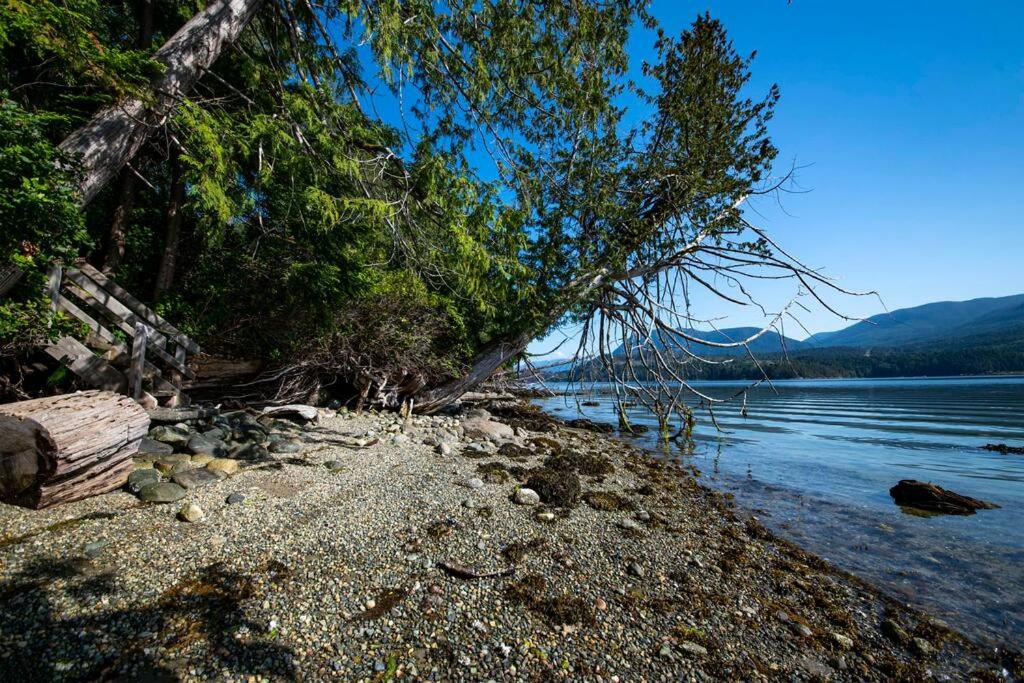 Waterfront Retreat, Beach Access, Group Friendly, Sleeps 14