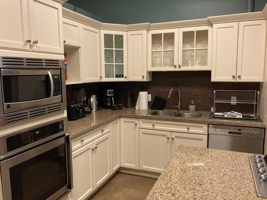 Waterfront Retreat, Beach Access, Group Friendly, Sleeps 14
