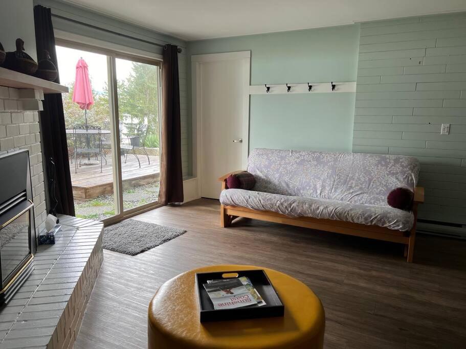 Waterfront Retreat, Beach Access, Group Friendly, Sleeps 14