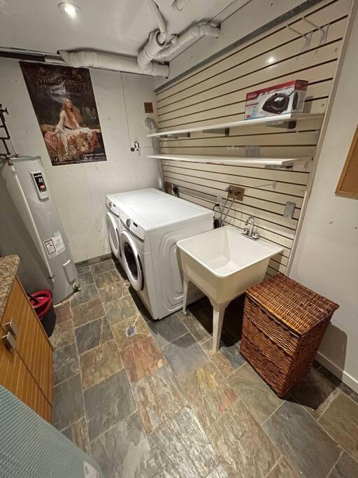 Waterfront Retreat, Beach Access, Group Friendly, Sleeps 14