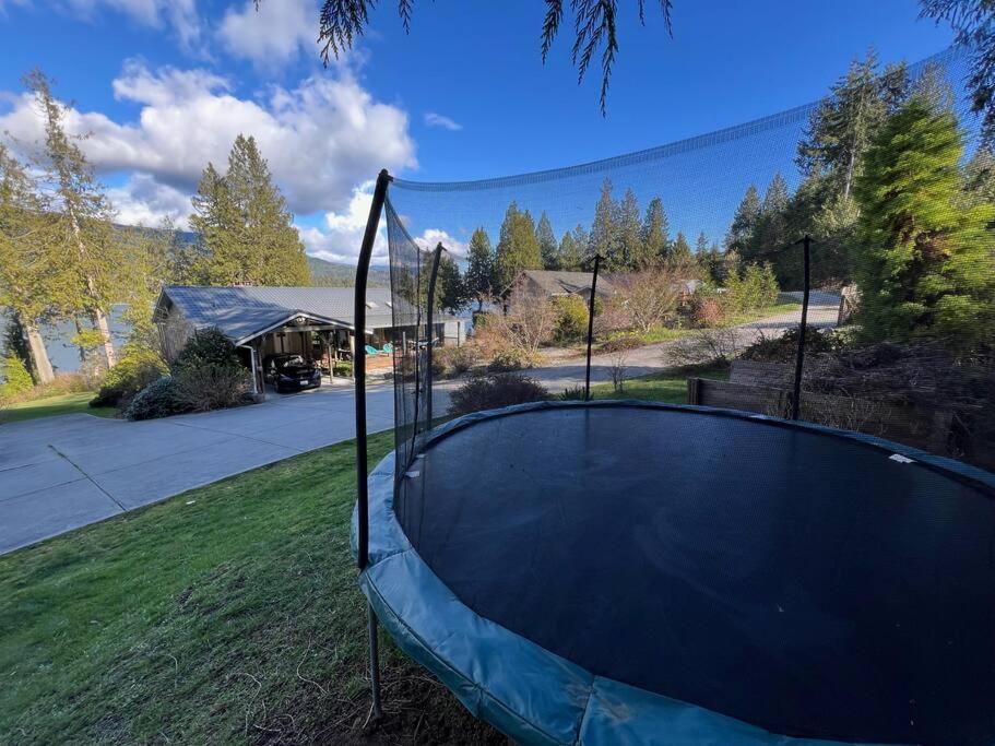 Waterfront Retreat, Beach Access, Group Friendly, Sleeps 14