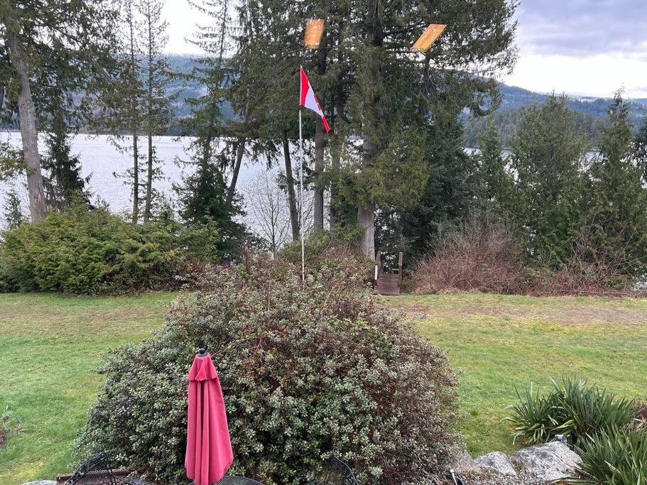 Waterfront Retreat, Beach Access, Group Friendly, Sleeps 14