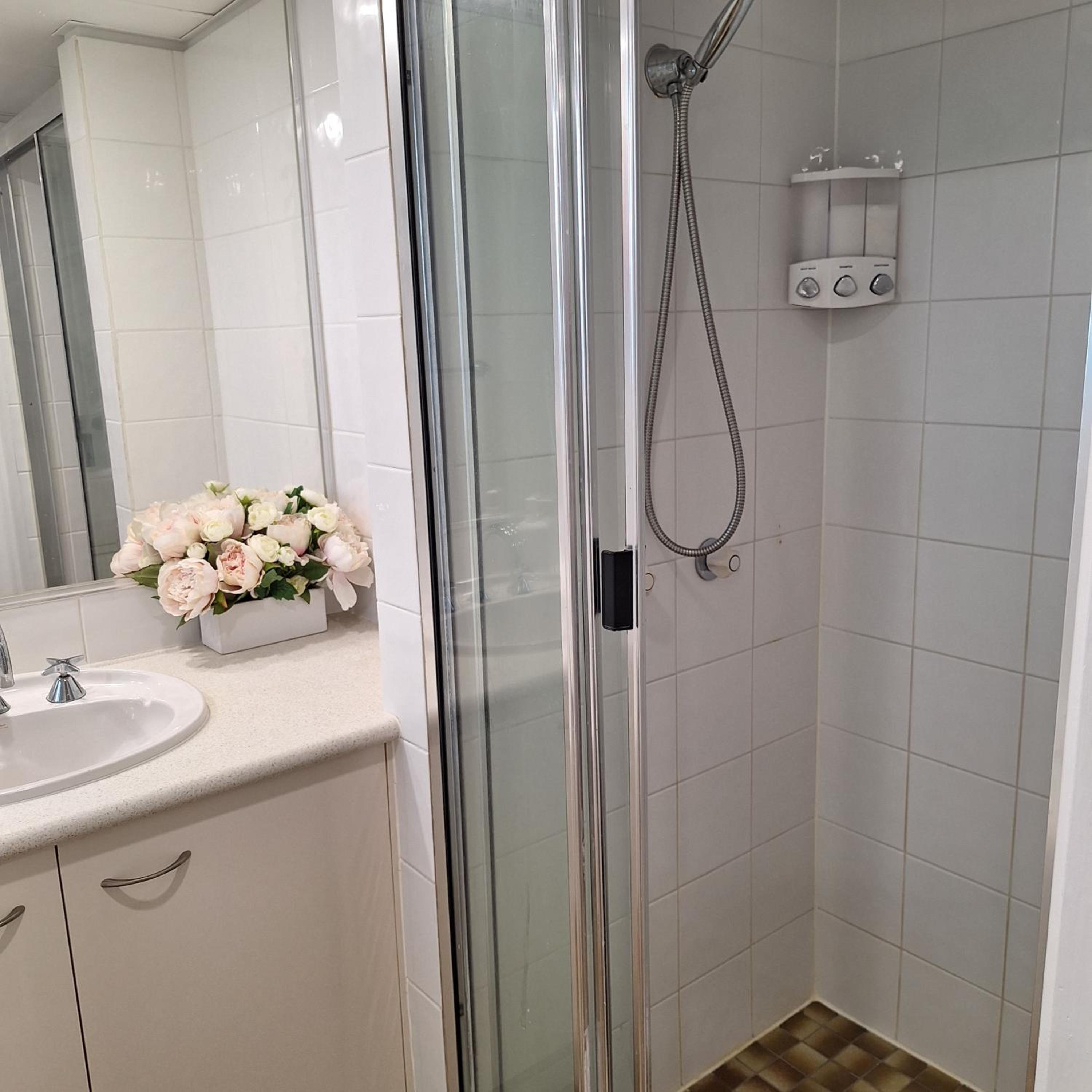 Kings Beachside Escape spacious apartment centrally located
