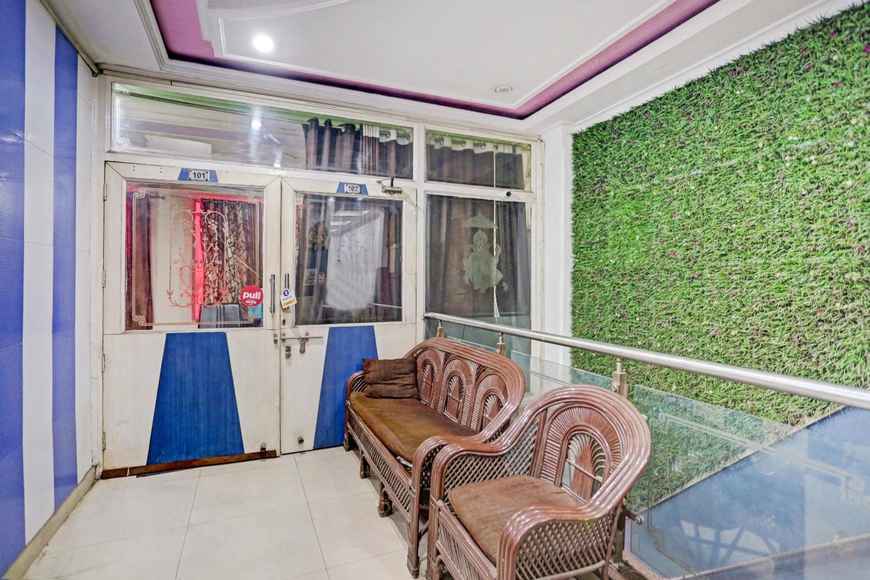 Hotel O Home Om Plaza view 5