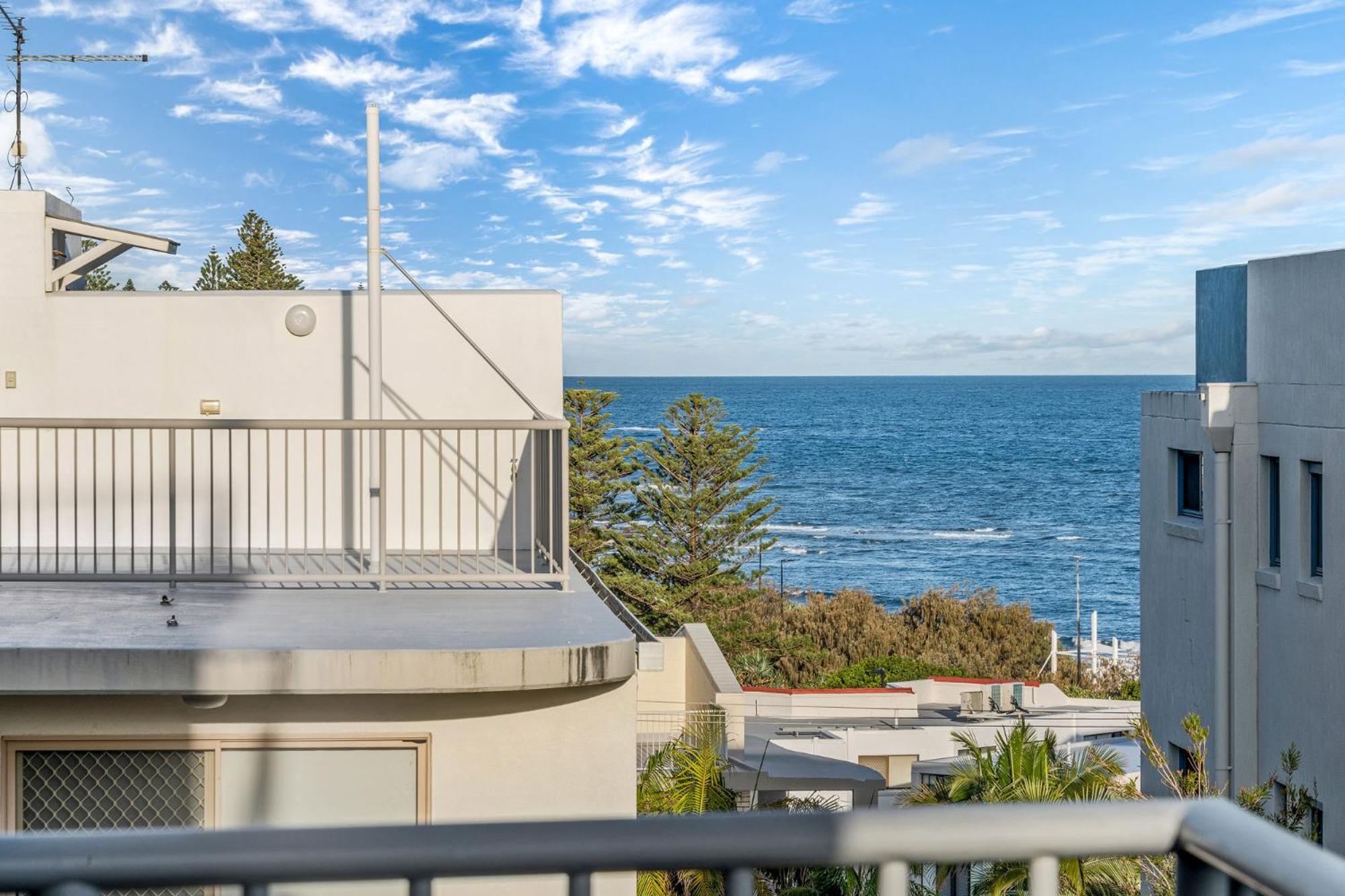 Kings Beachside Escape spacious apartment centrally located