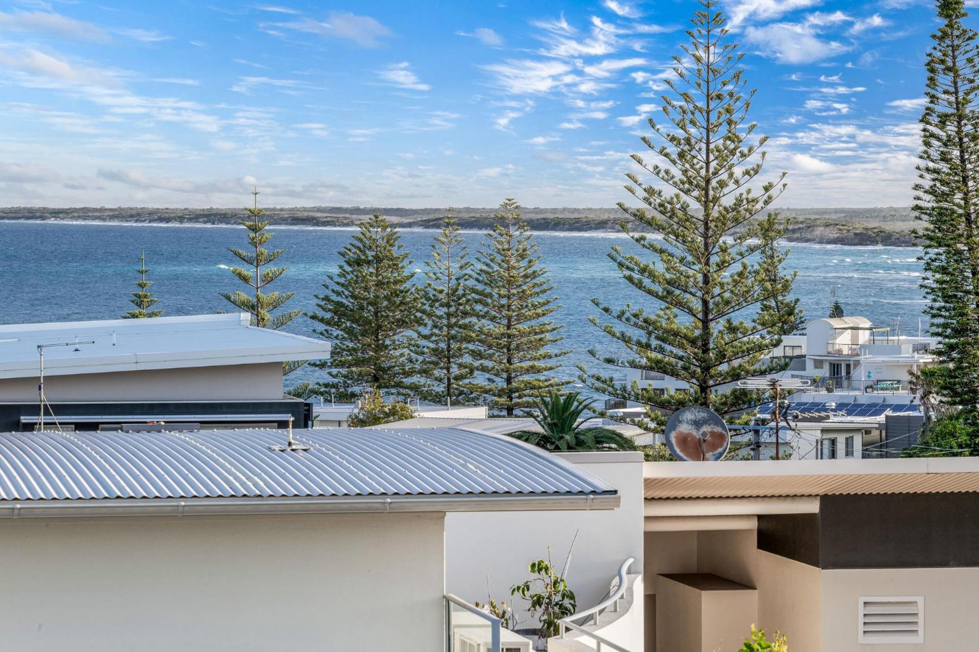 Kings Beachside Escape spacious apartment centrally located
