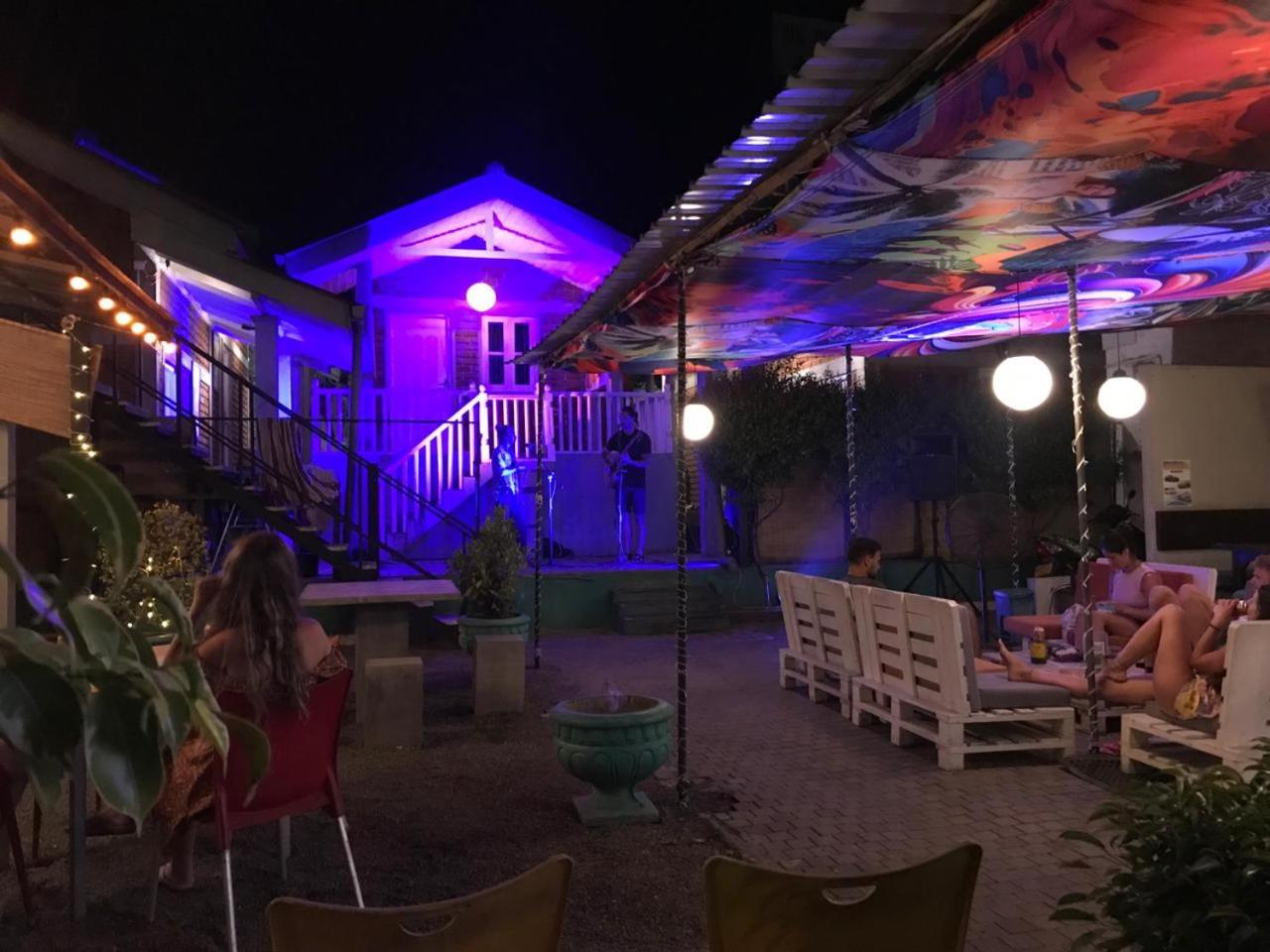 Hangover Hostels Mirissa