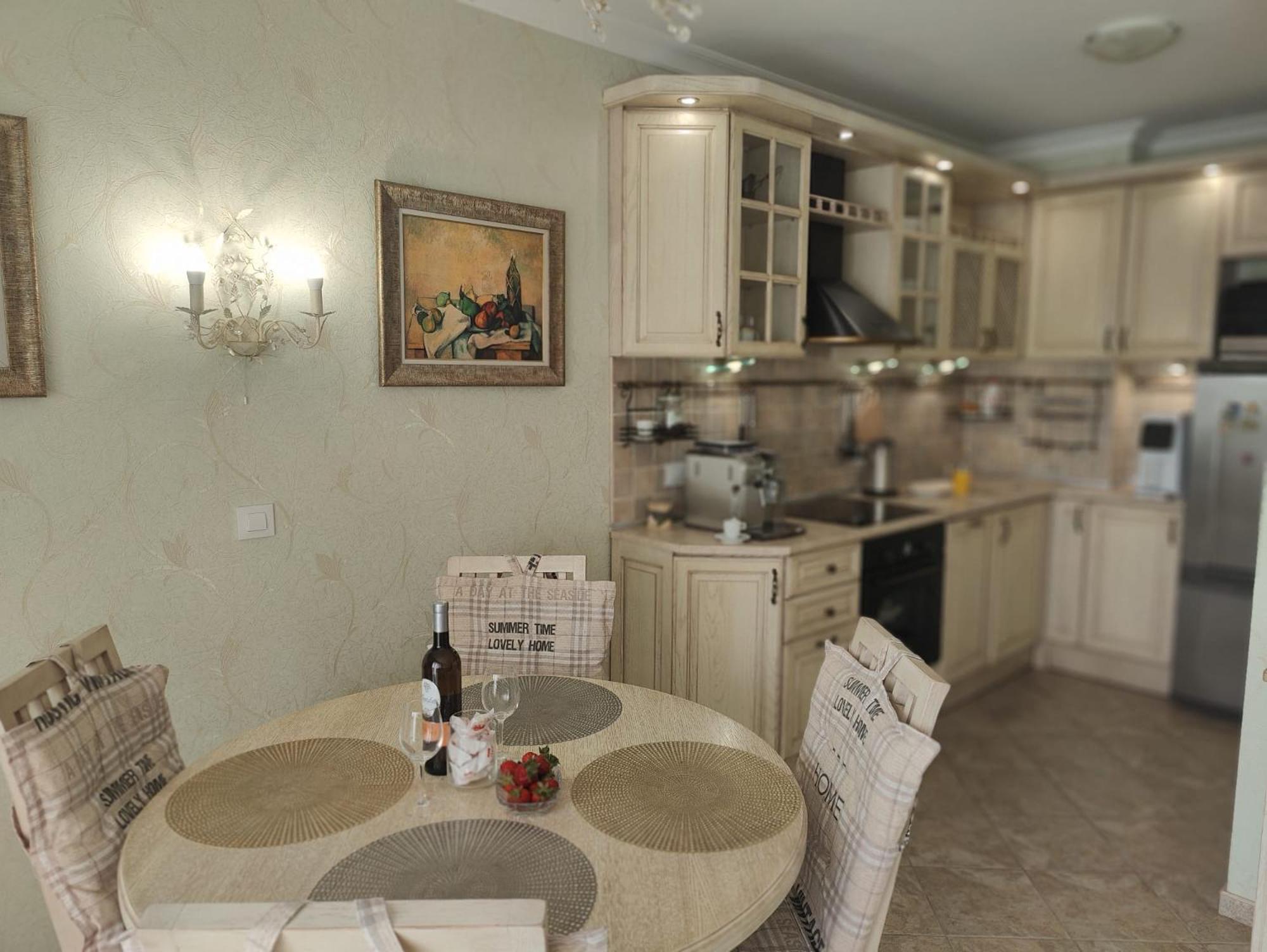 Luxury Sea Sunset Deluxe Apartment