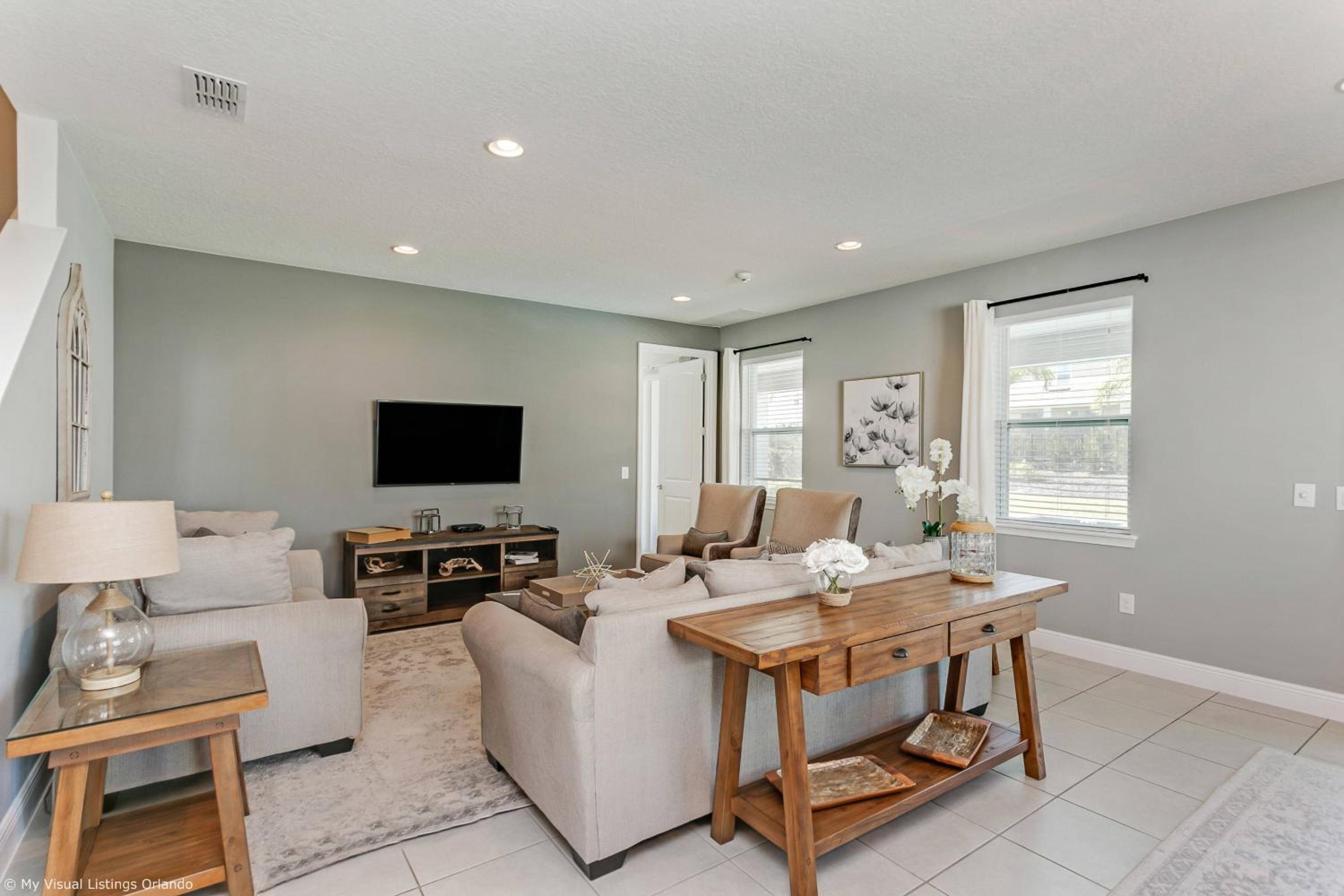 Encore Resort 8 Bedroom Home with Pool 2114