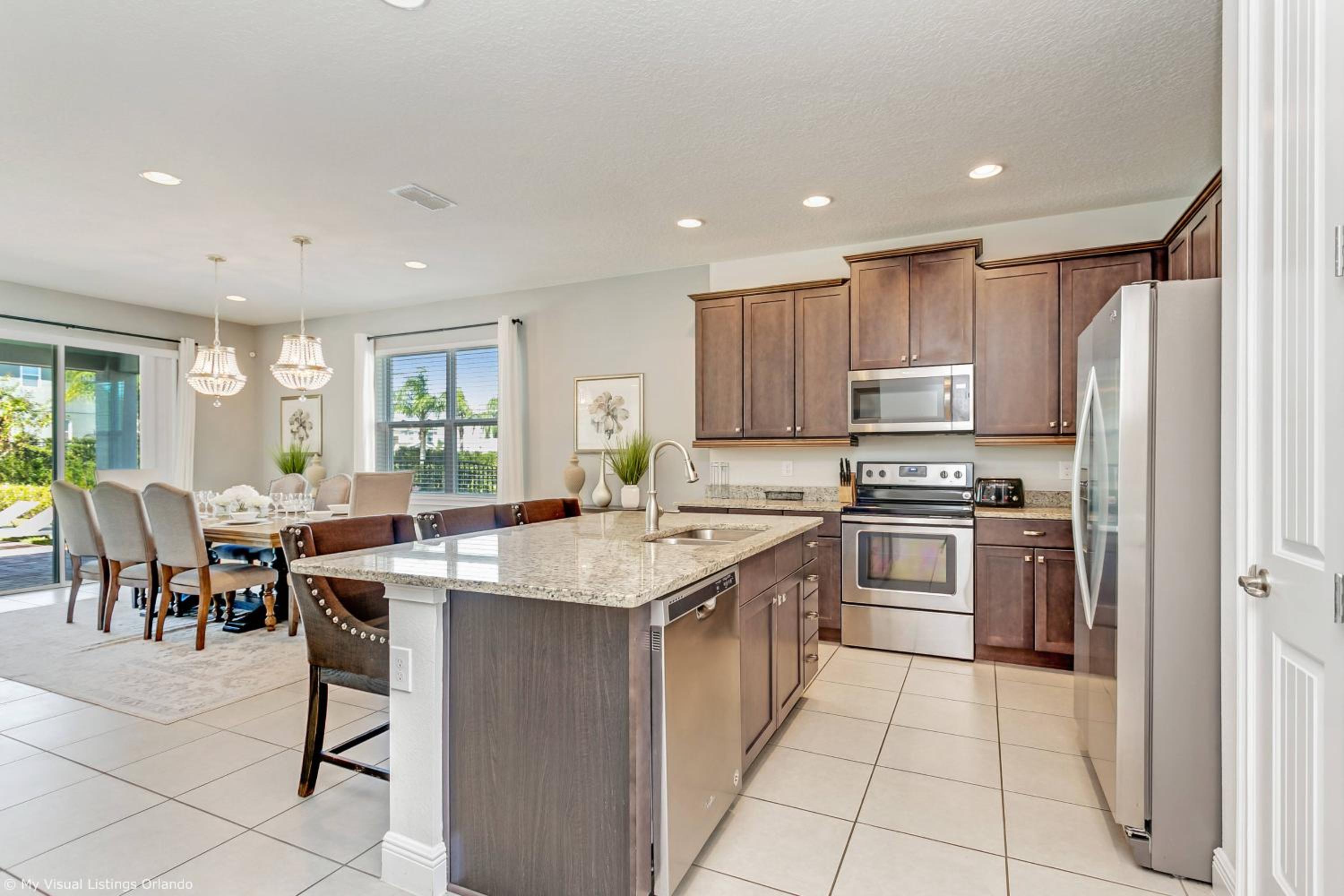 Encore Resort 8 Bedroom Home with Pool 2114