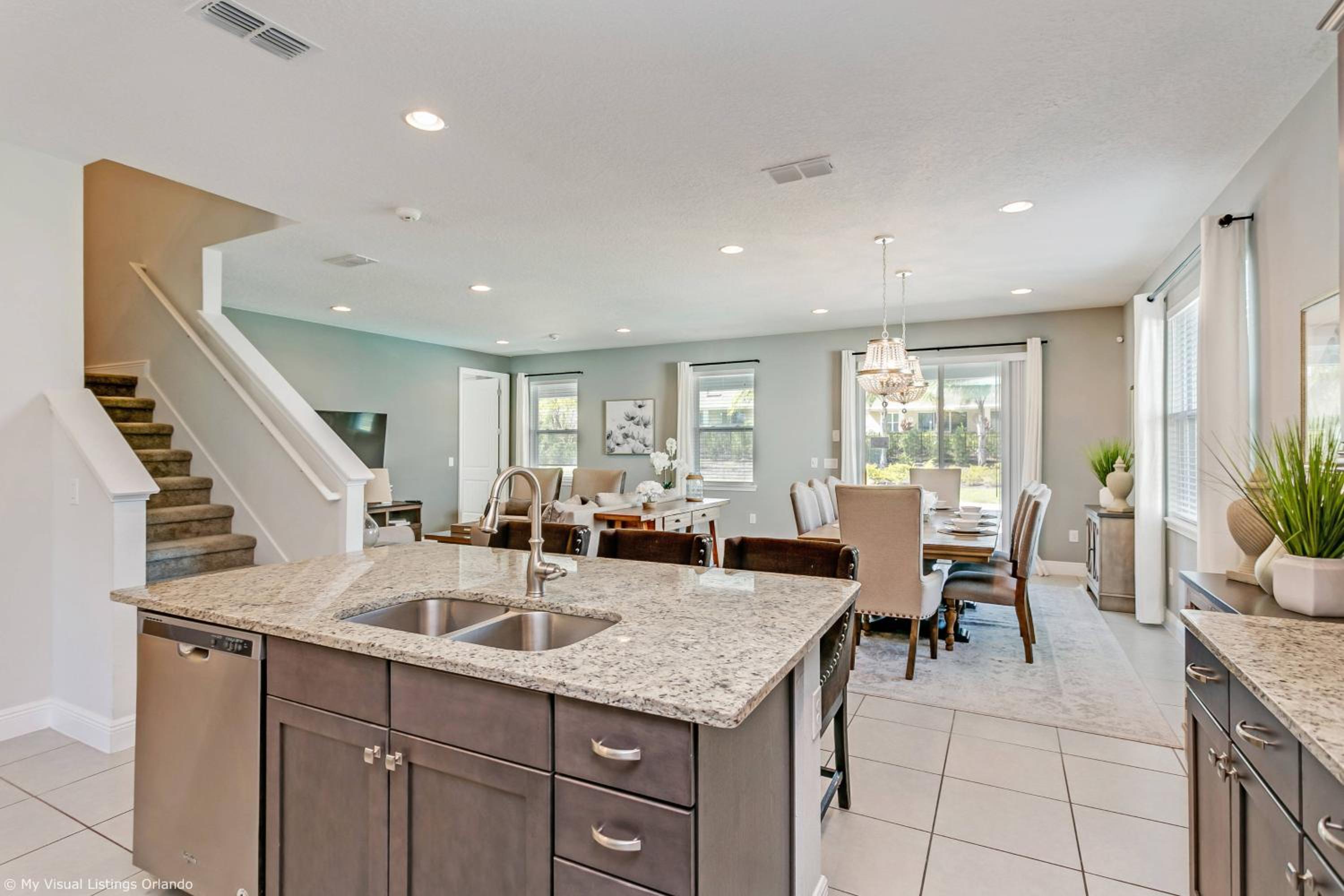 Encore Resort 8 Bedroom Home with Pool 2114