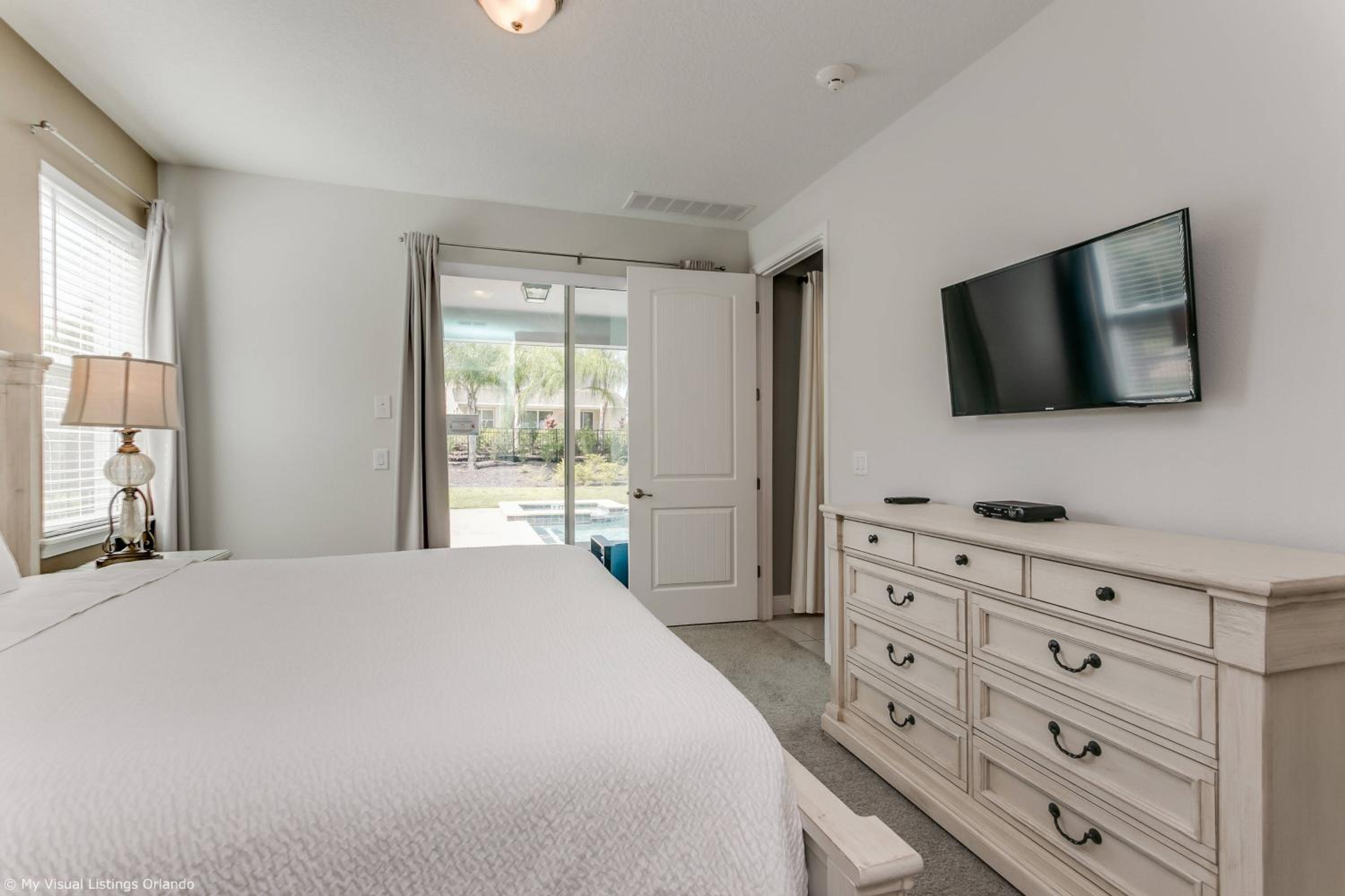 Encore Resort 8 Bedroom Home with Pool 2114