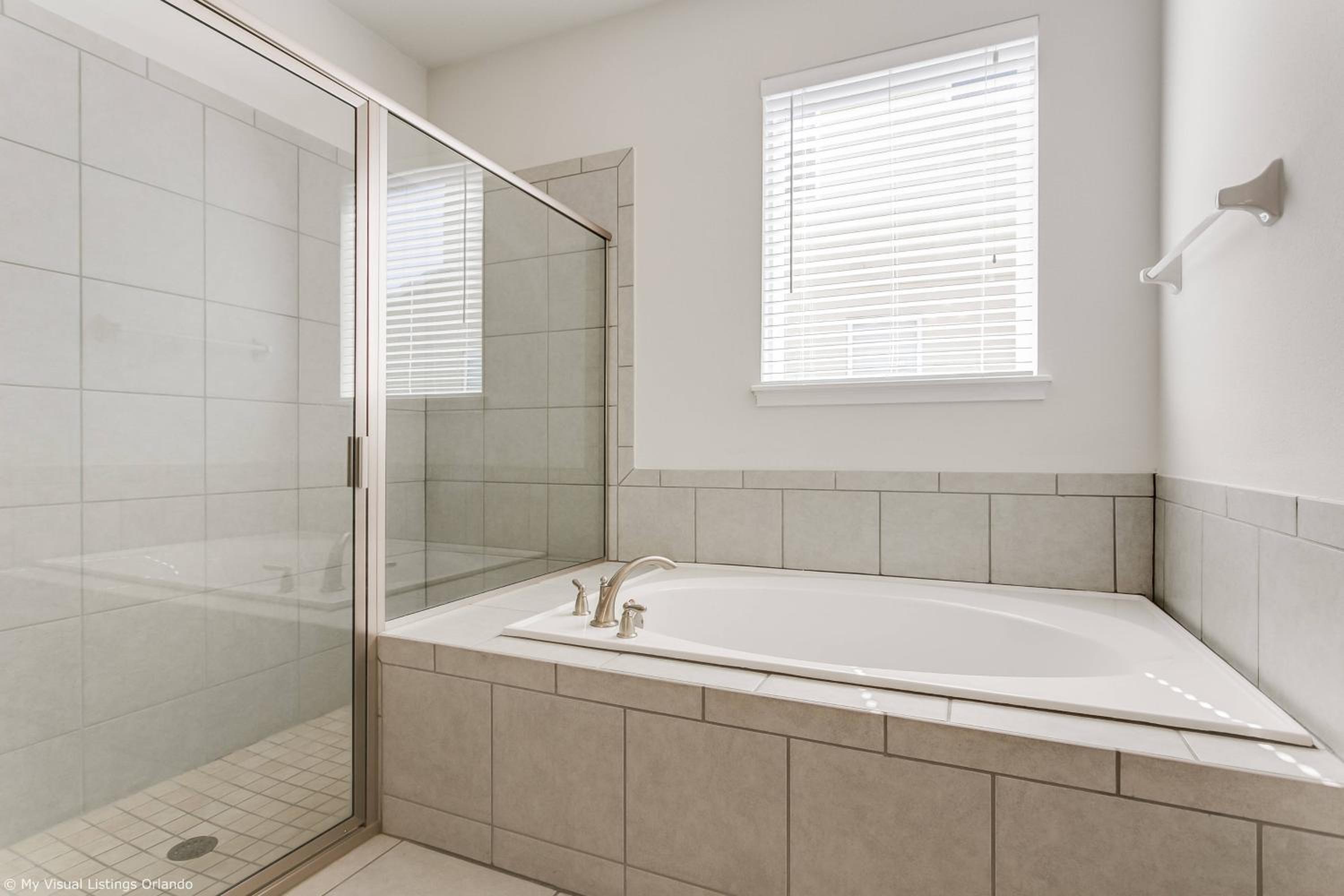 Encore Resort 8 Bedroom Home with Pool 2114