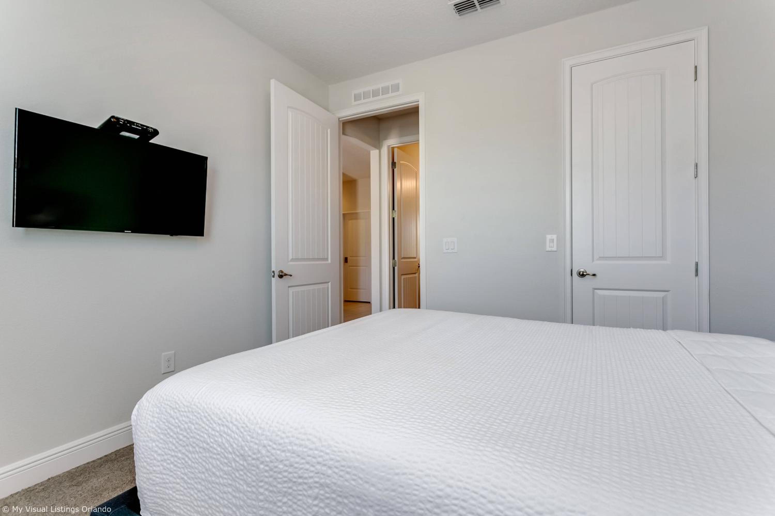 Encore Resort 8 Bedroom Home with Pool 2114