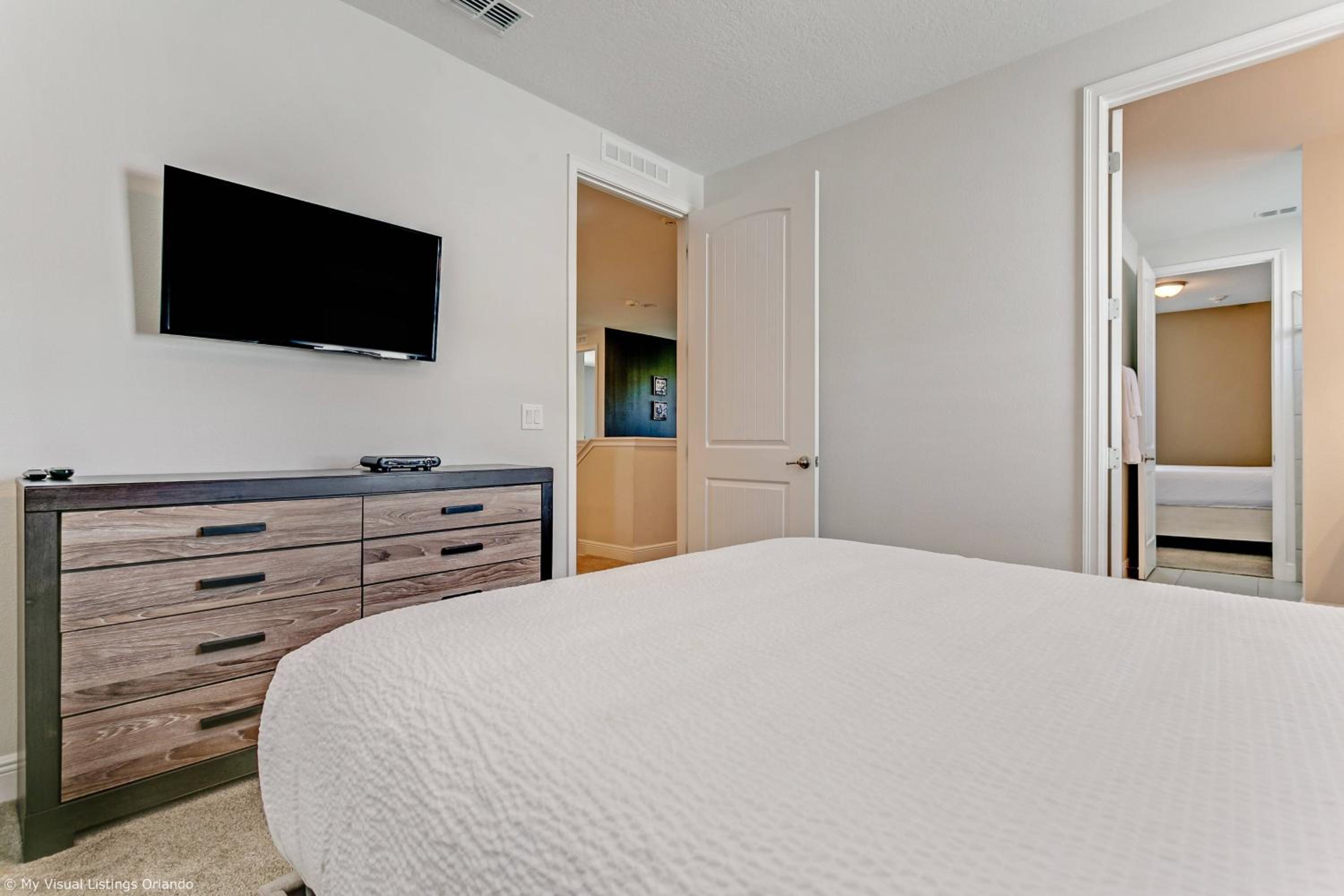 Encore Resort 8 Bedroom Home with Pool 2114