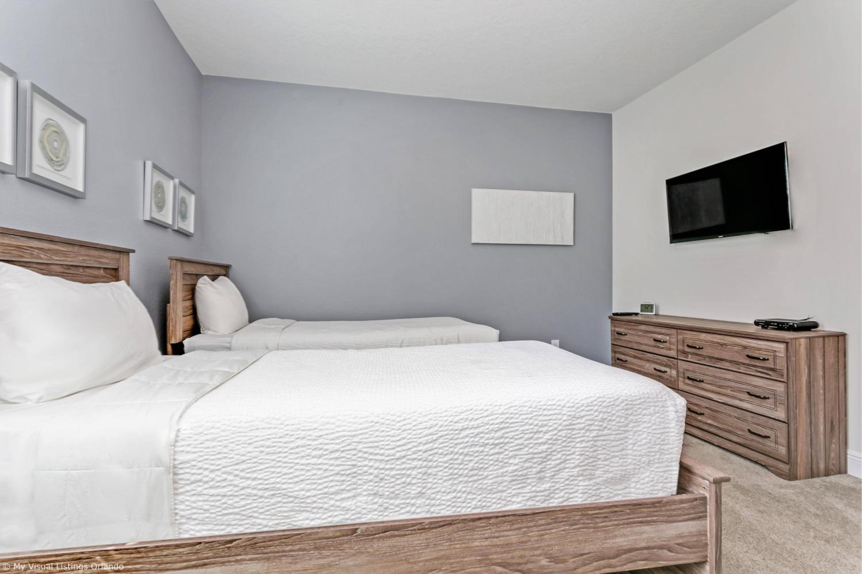 Encore Resort 8 Bedroom Home with Pool 2114