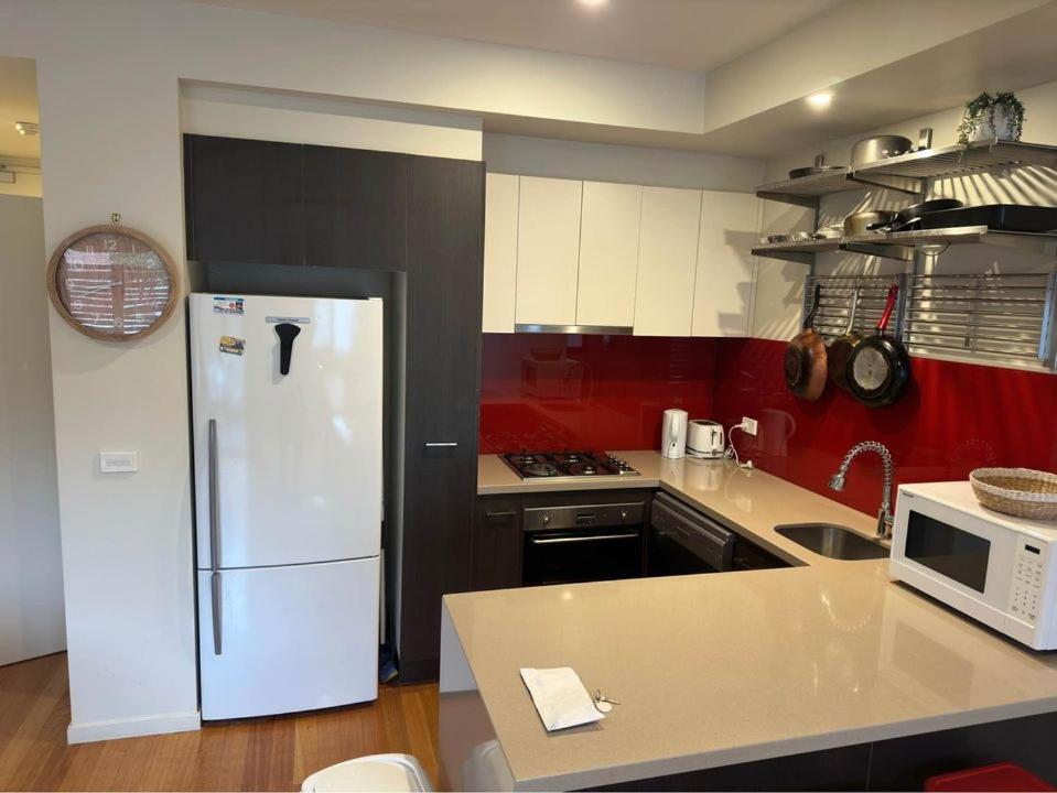 2BEDROOM DUPLEX ELWOOD