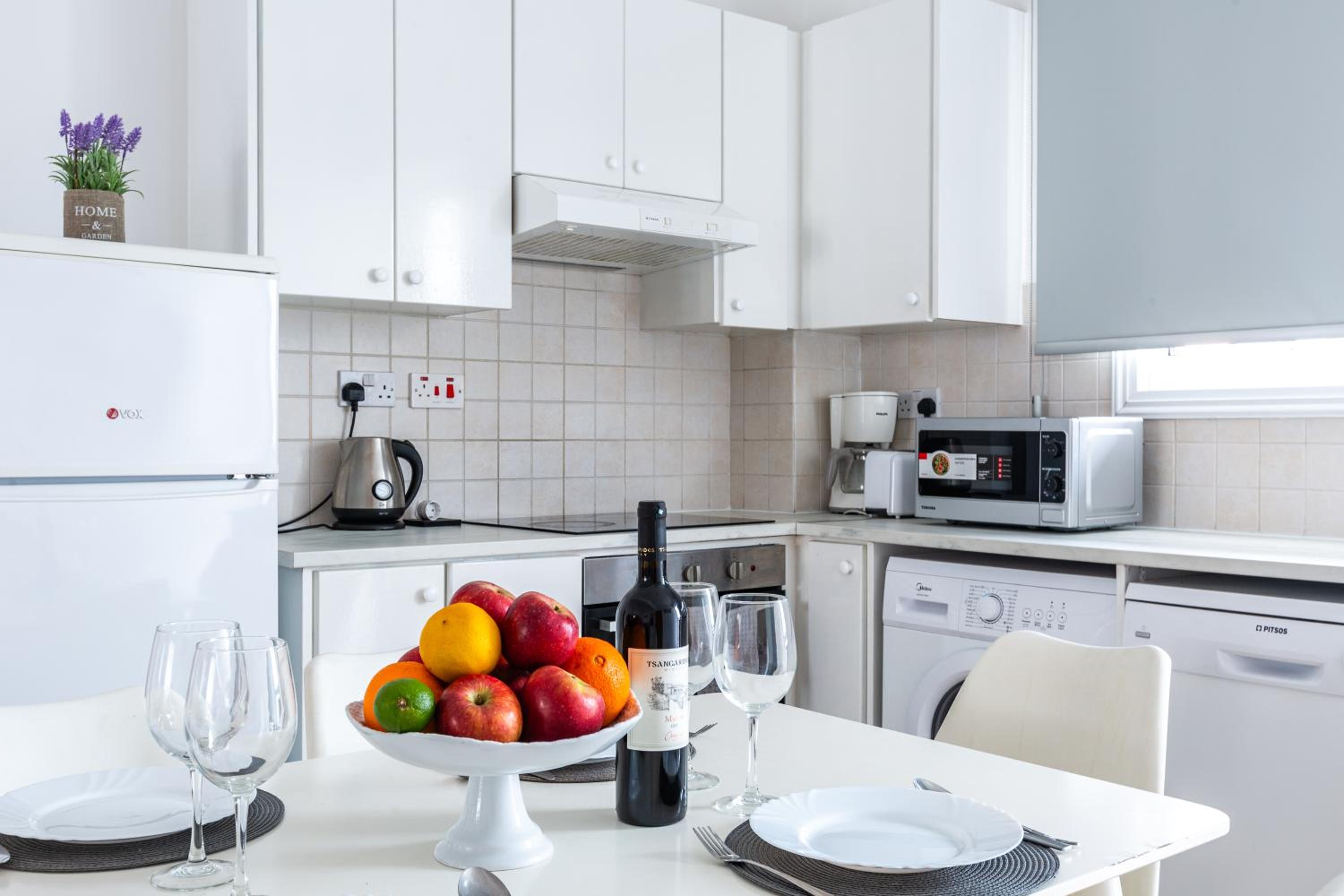 Just renovated beautiful 2 bed apartment in Paphos 5 min drive to the beach