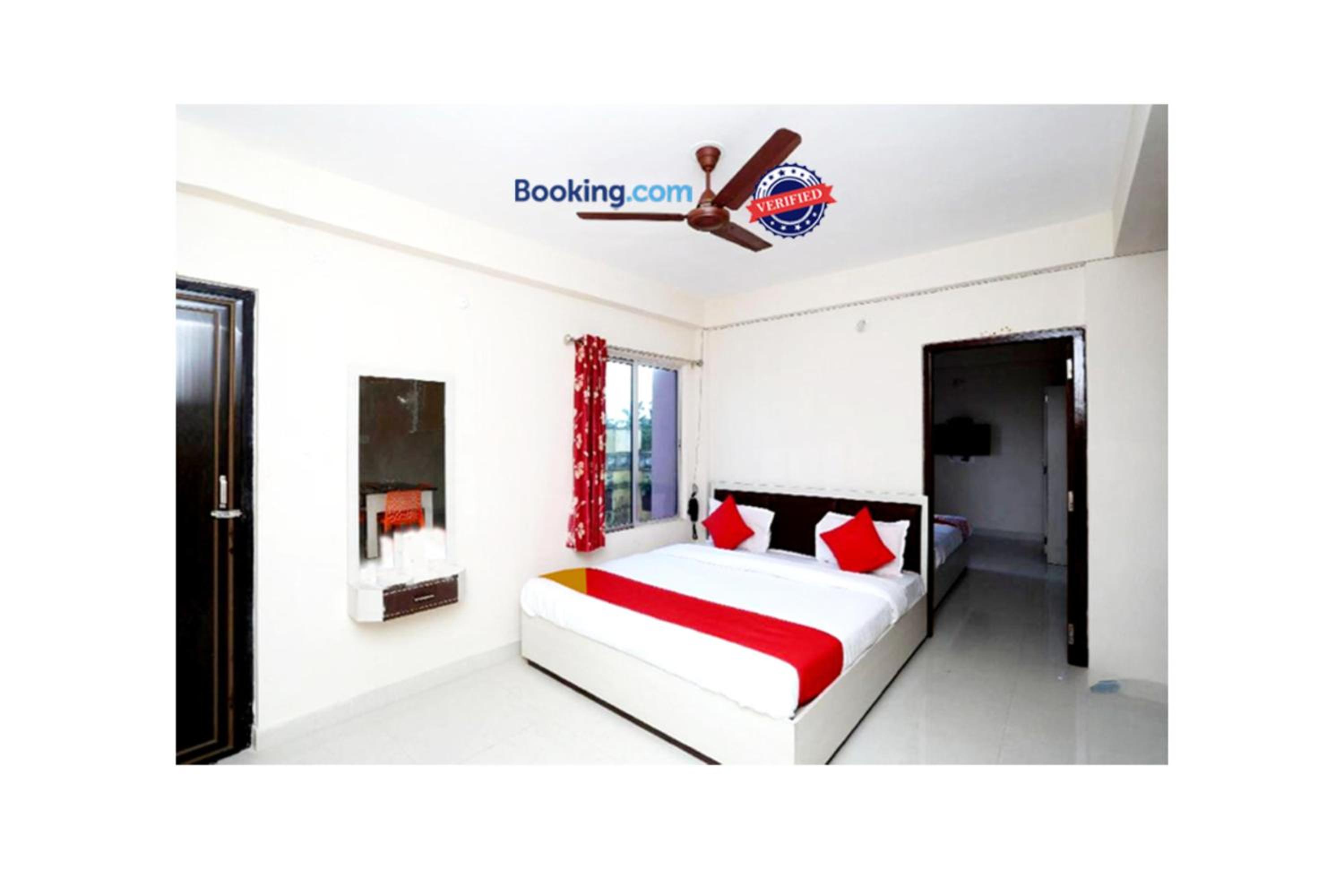 Hotel Grand Resort PURI Swimming-pool-and-Garden, near-sea-beach-and-temple fully-air-conditioned-hotel with-lift-and parking-facility view 2