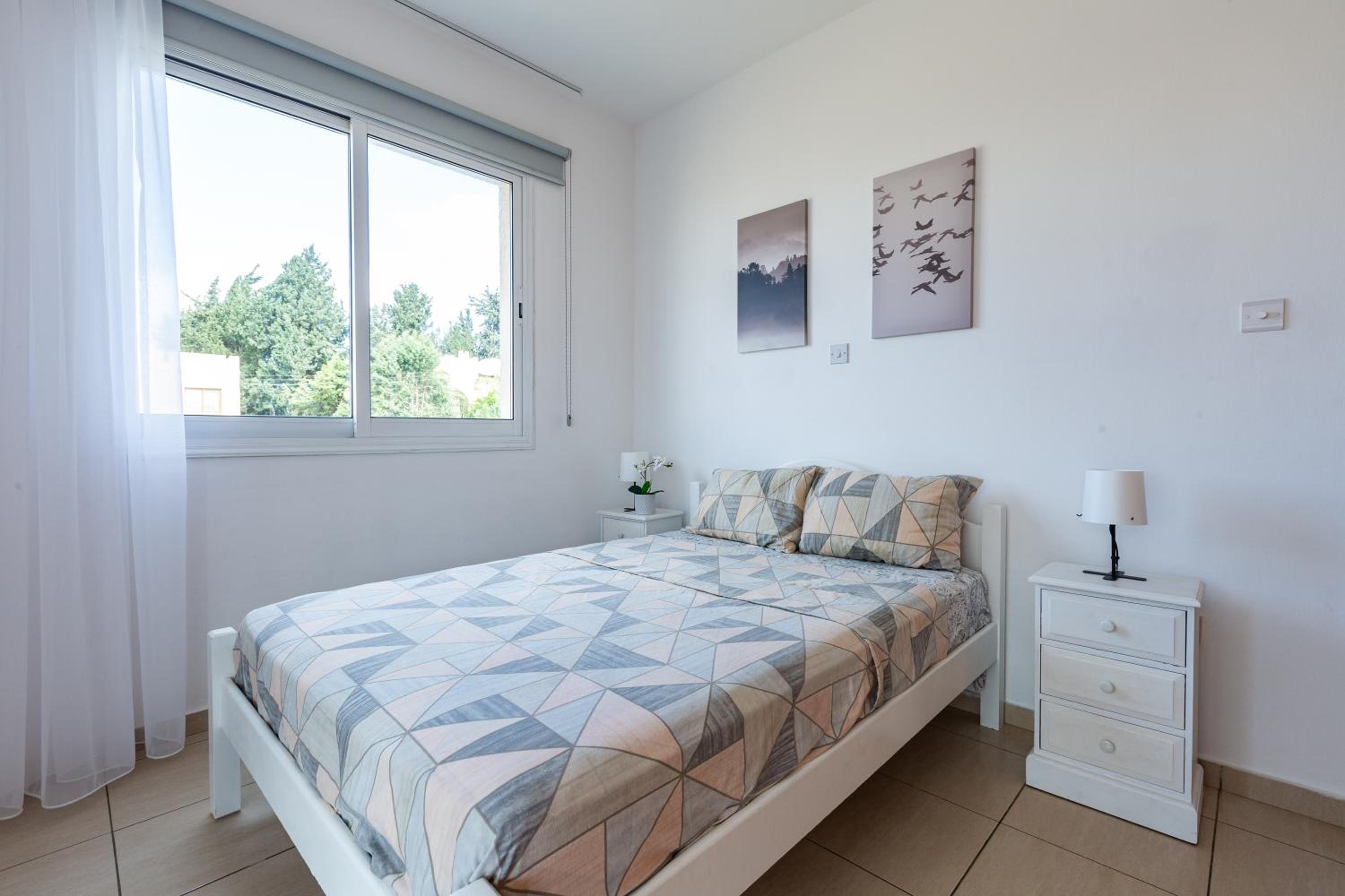 Just renovated beautiful 2 bed apartment in Paphos 5 min drive to the beach